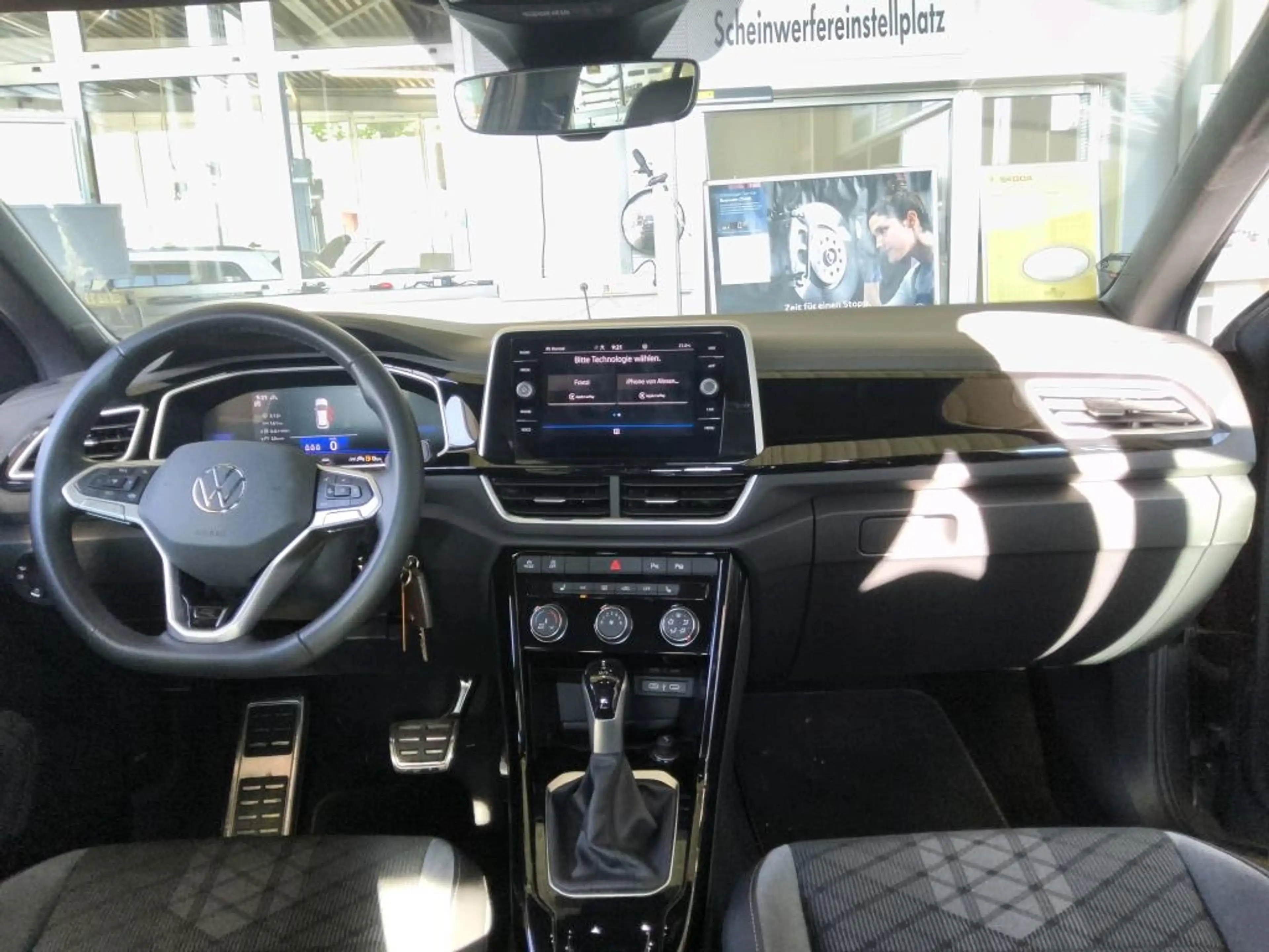 Volkswagen T-Roc 1.5 TSI DSG R-LINE +LED +ACC +VIRTUAL +CARPLAY +S — photo 9