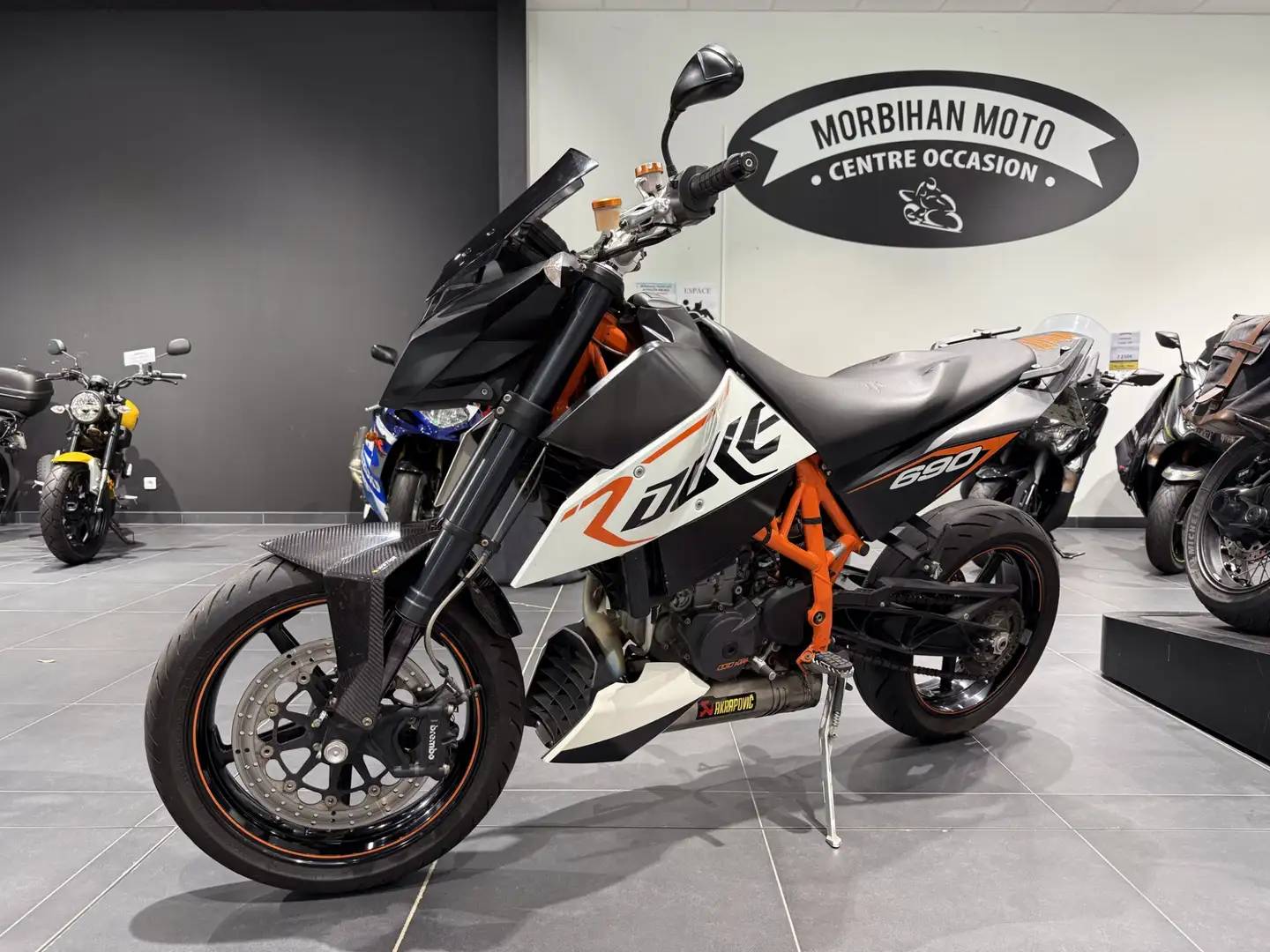 KTM 690 Duke Blanc - 1