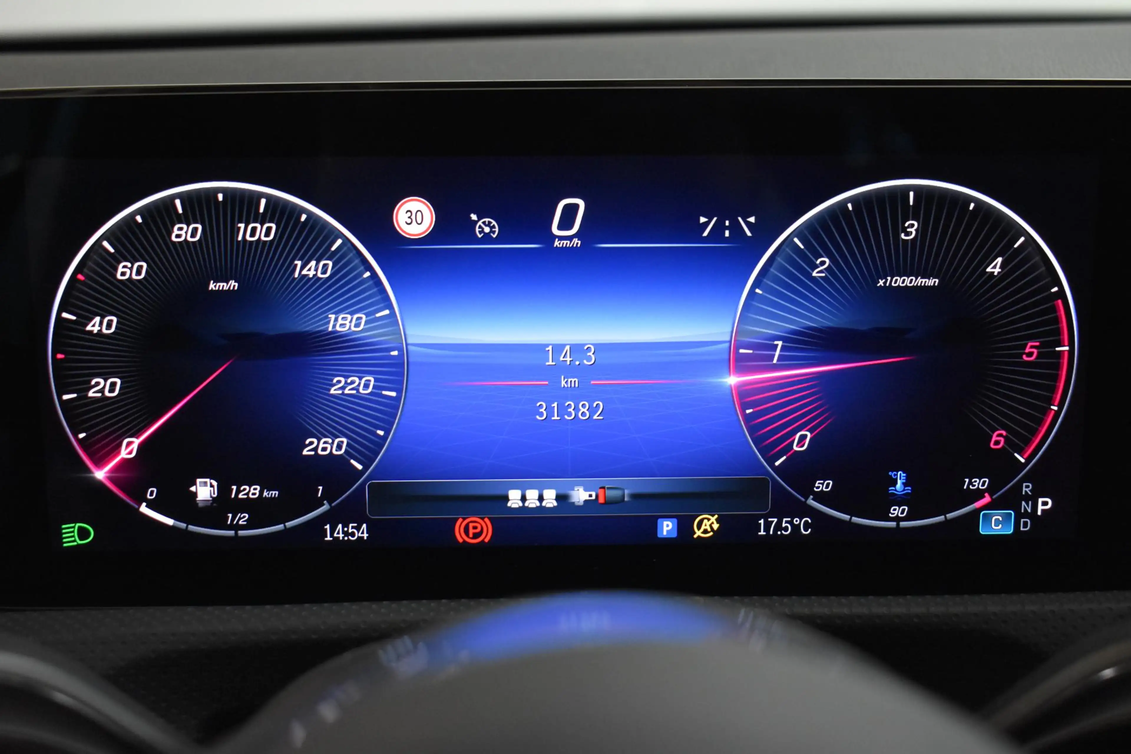 Mercedes-Benz A 180 A d Business Line — photo 11