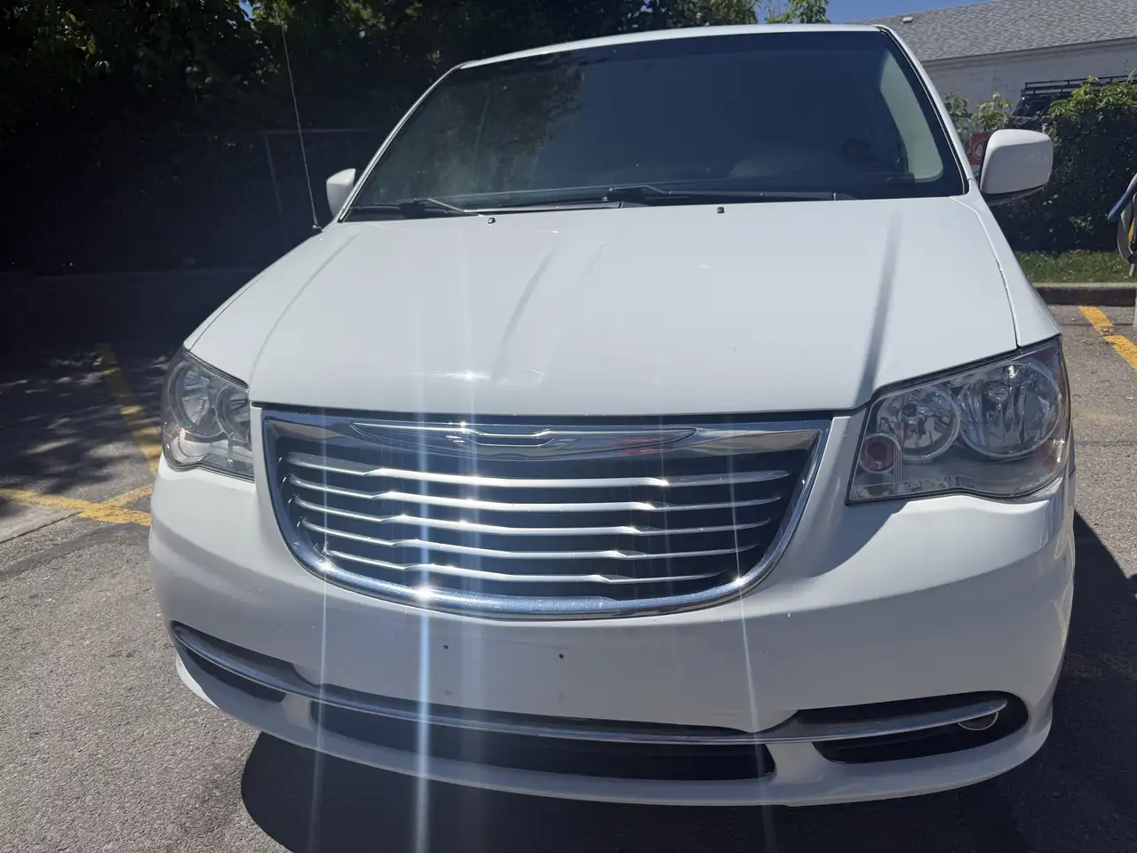 Chrysler Town & Country снимка Chrysler Town & Country