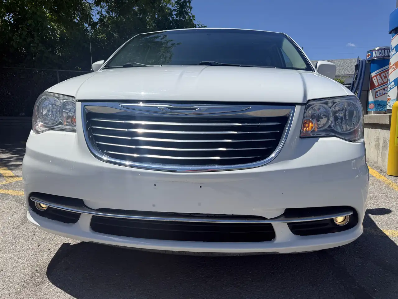Chrysler Town & Country снимка Chrysler Town & Country