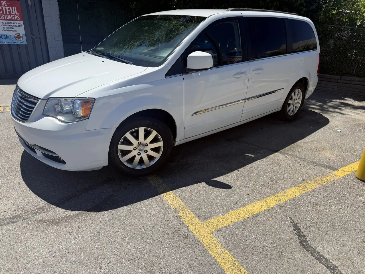 Chrysler Town & Country снимка Chrysler Town & Country