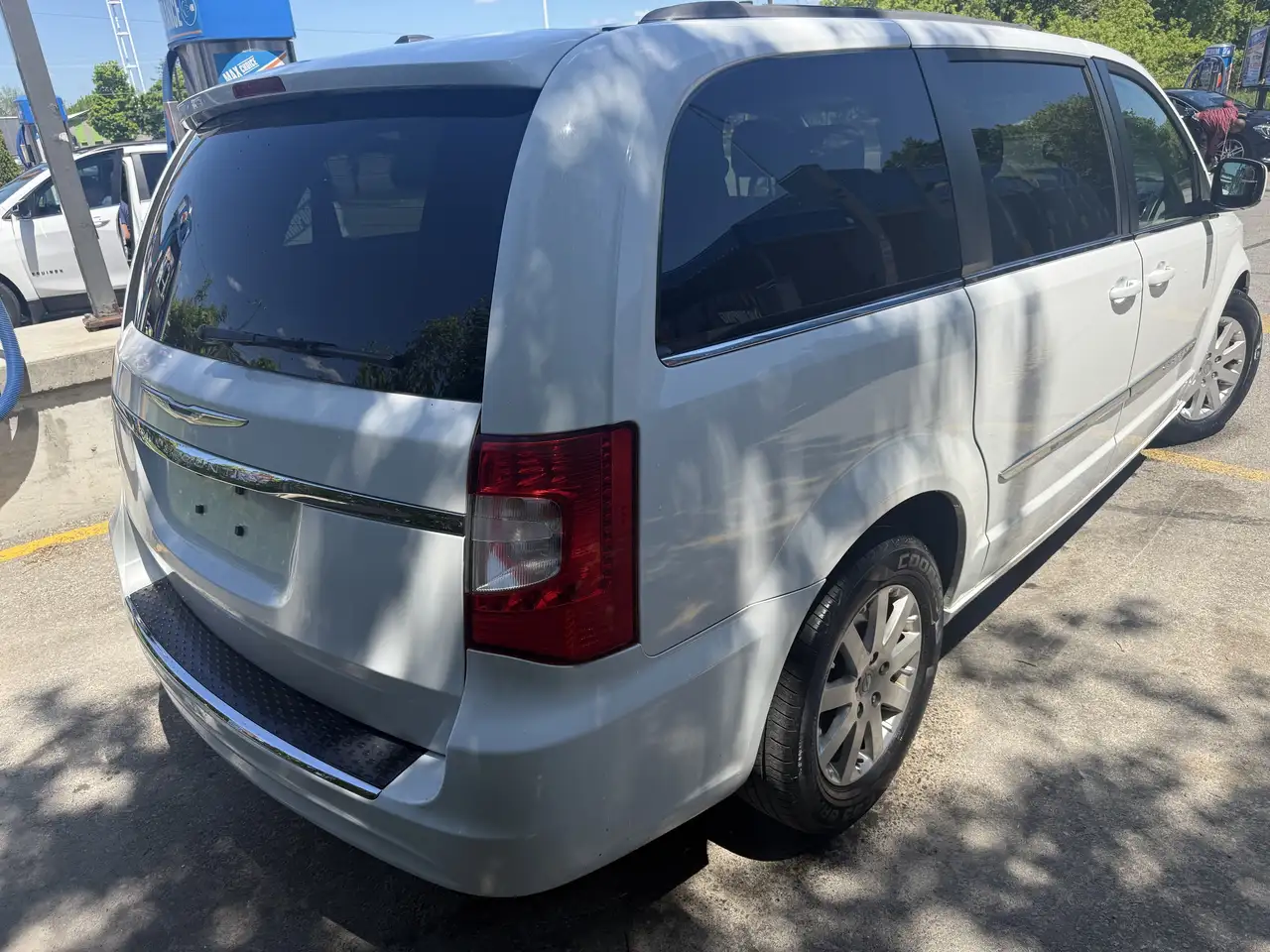Chrysler Town & Country снимка Chrysler Town & Country