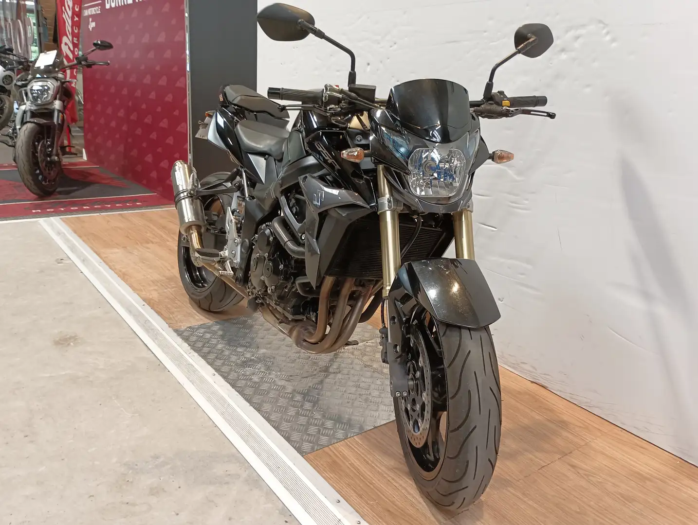 Suzuki GSR 750 Noir - 2