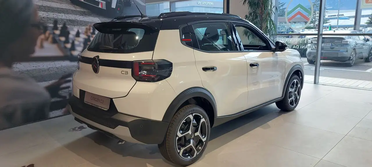 Citroen C3 Nuova Hybrid 110 cv Automatico - PLUS 2