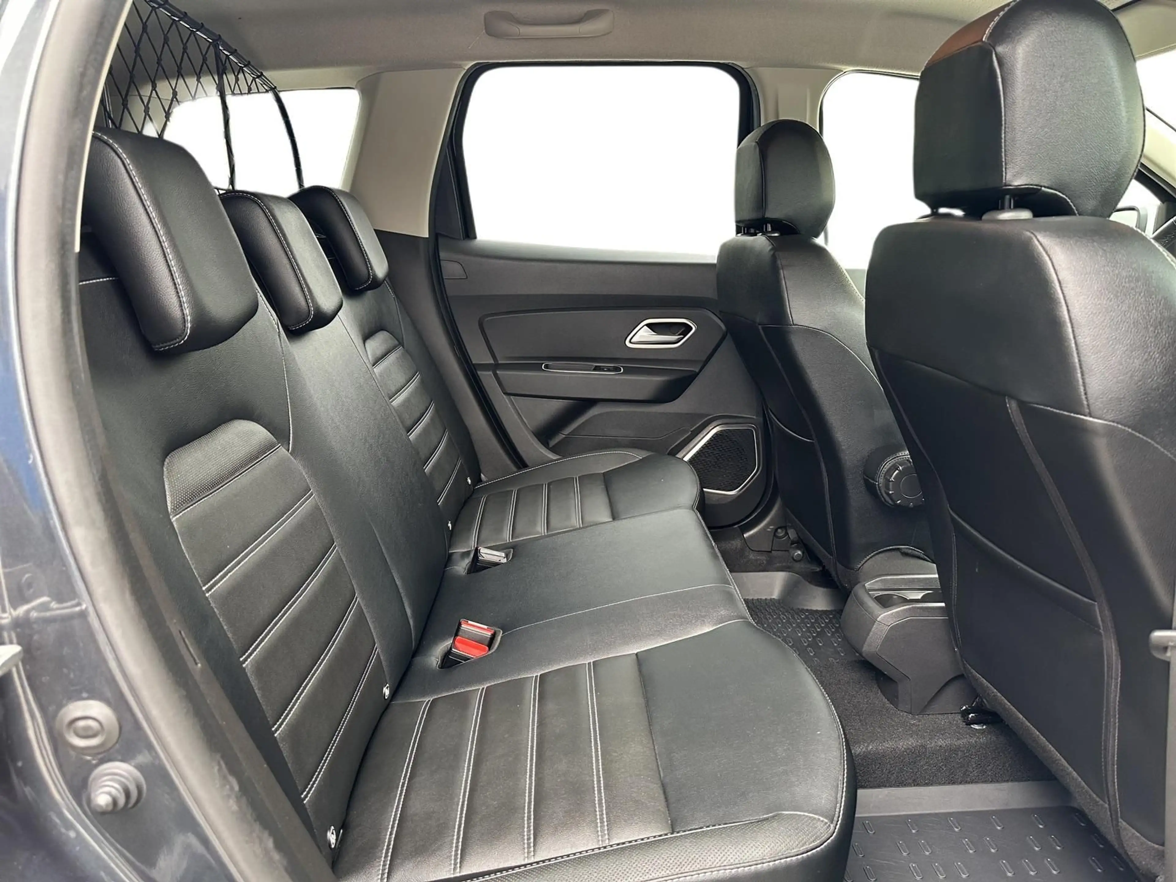 Dacia Duster 4WD Prestige App/Kam/AHK/SHZ/DAB/Leder — photo 11