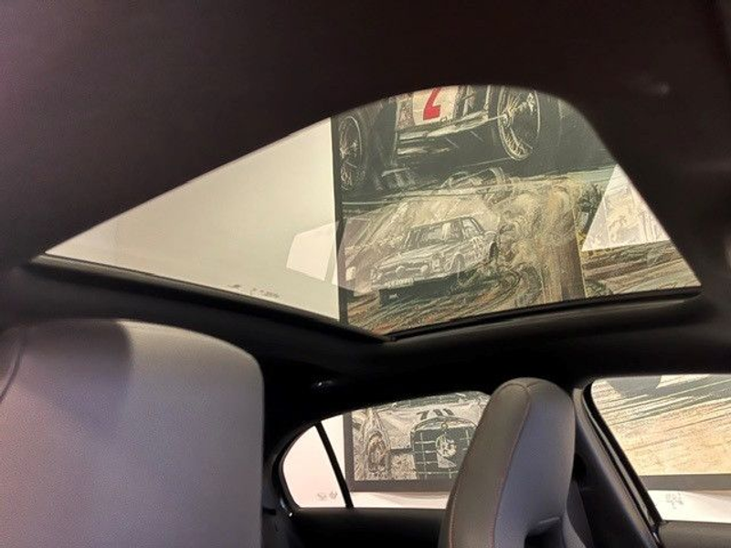 Mercedes-Benz A 250 e AMG-Line Panorama Distronic Keyless Go — photo 6
