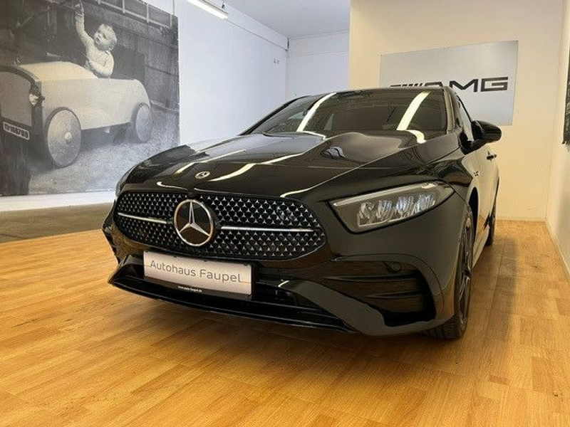 Mercedes-Benz A 250 e AMG-Line Panorama Distronic Keyless Go — photo 13