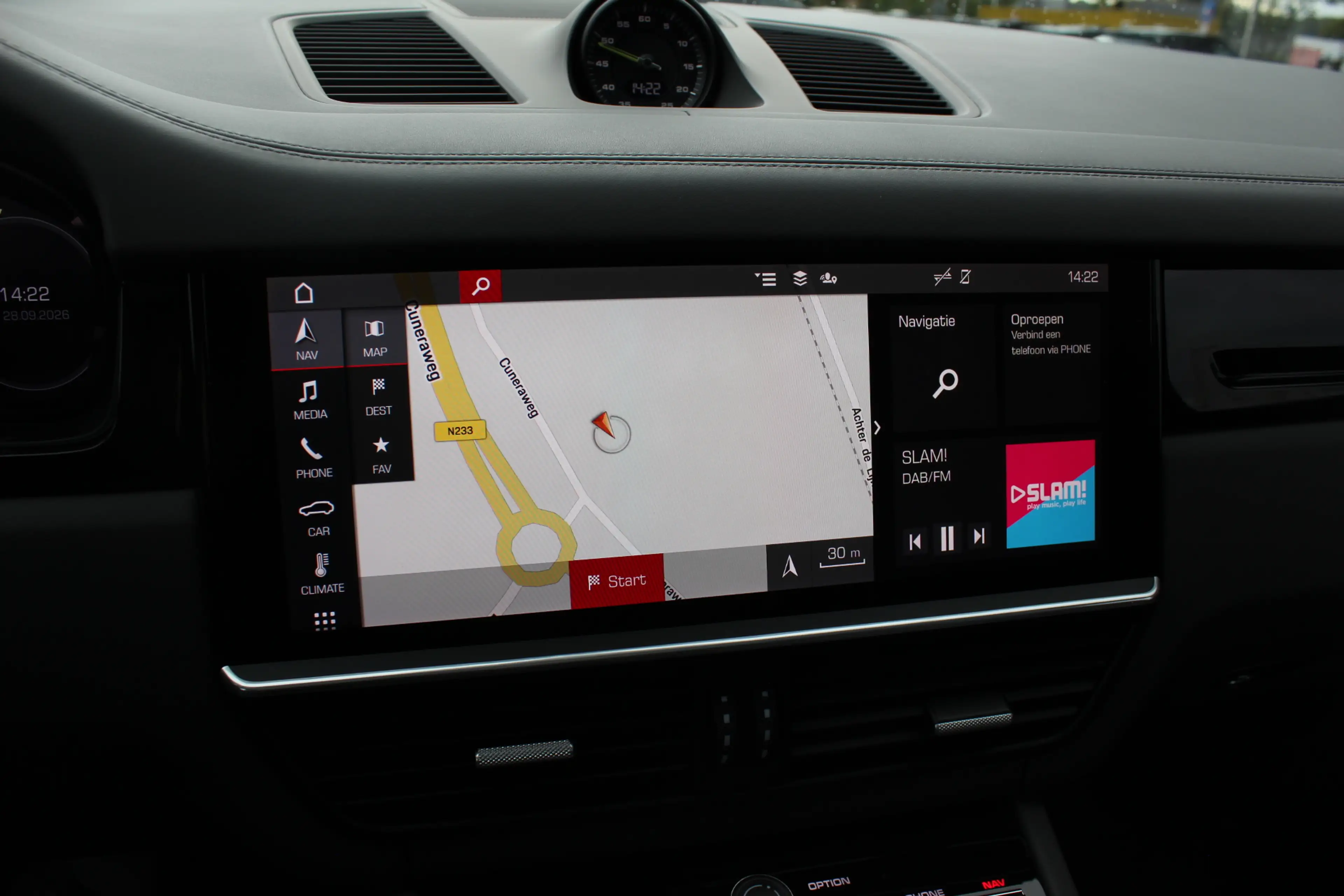 Porsche Cayenne Coupé 3.0 E-Hybrid / Trekhaak / Panoramadak / 360C — photo 22
