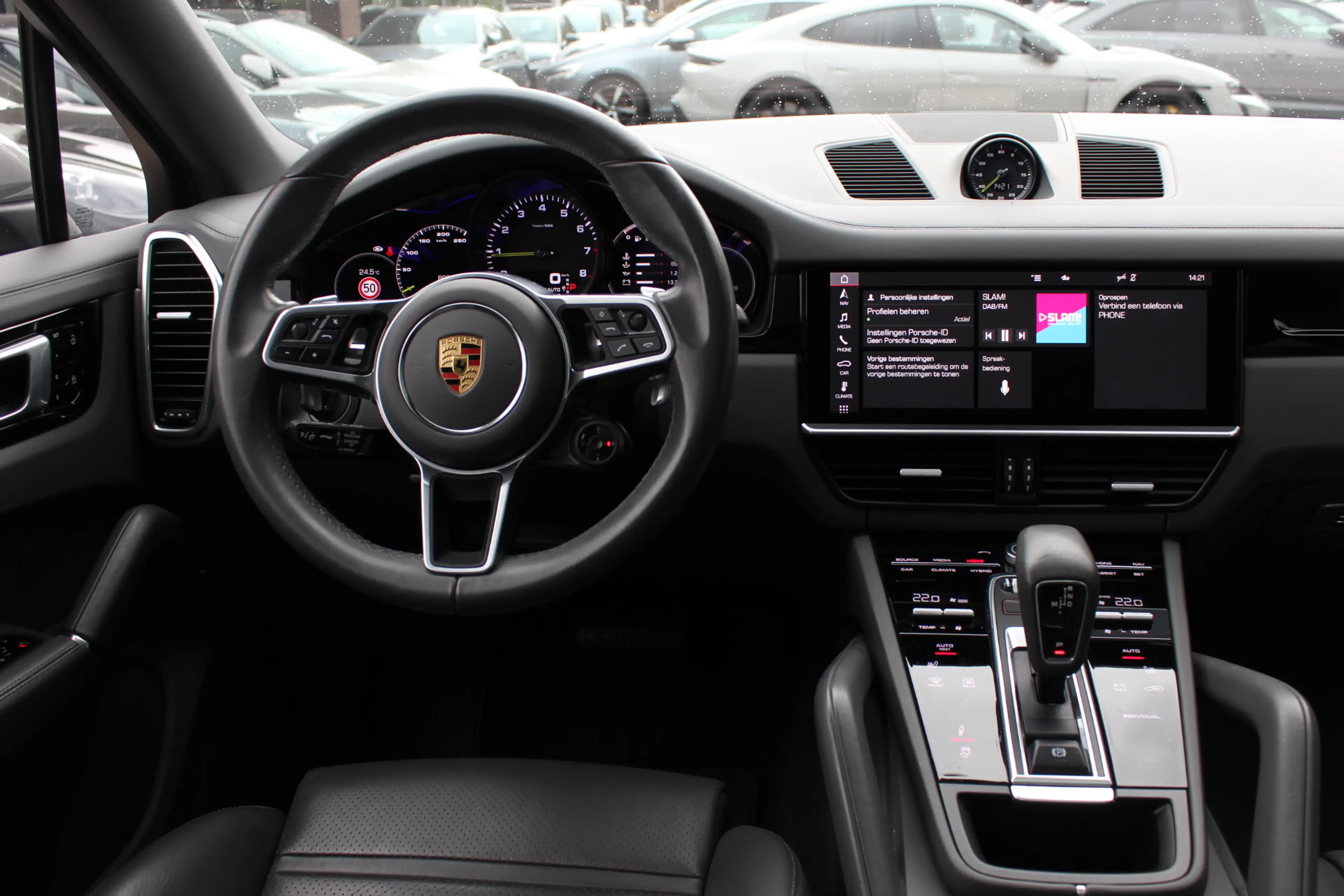 Porsche Cayenne Coupé 3.0 E-Hybrid / Trekhaak / Panoramadak / 360C — photo 9