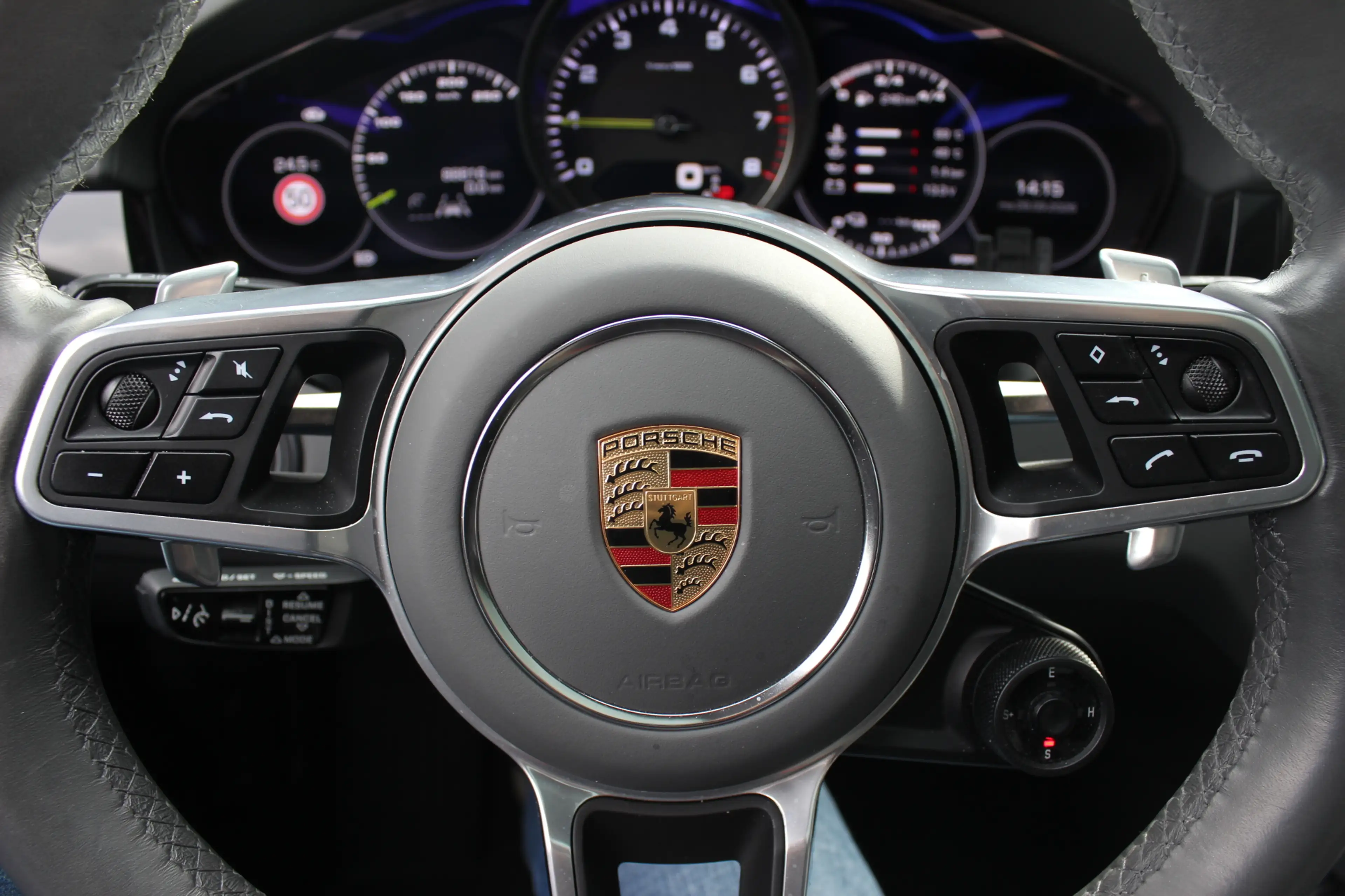 Porsche Cayenne Coupé 3.0 E-Hybrid / Trekhaak / Panoramadak / 360C — photo 31