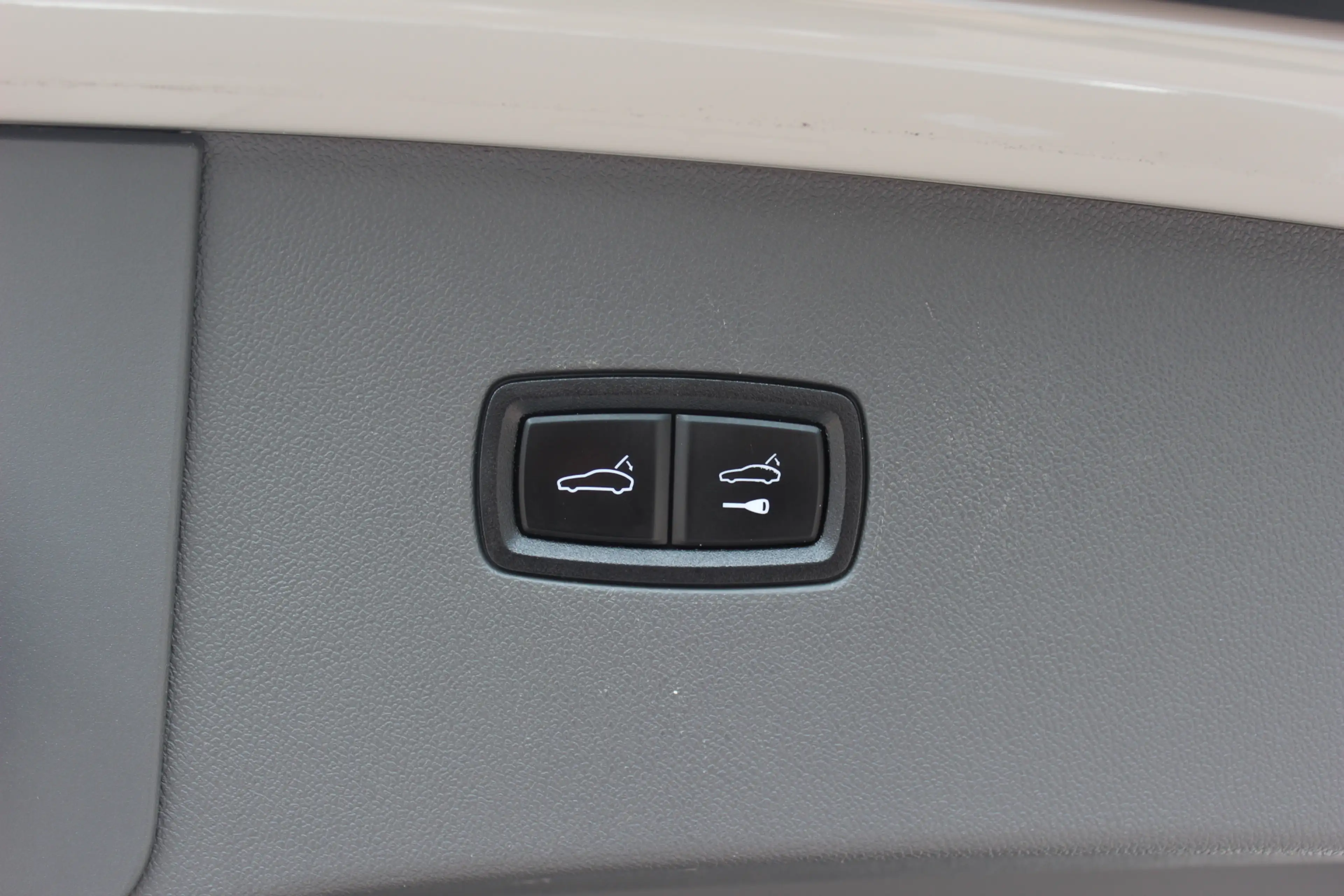 Porsche Cayenne Coupé 3.0 E-Hybrid / Trekhaak / Panoramadak / 360C — photo 34