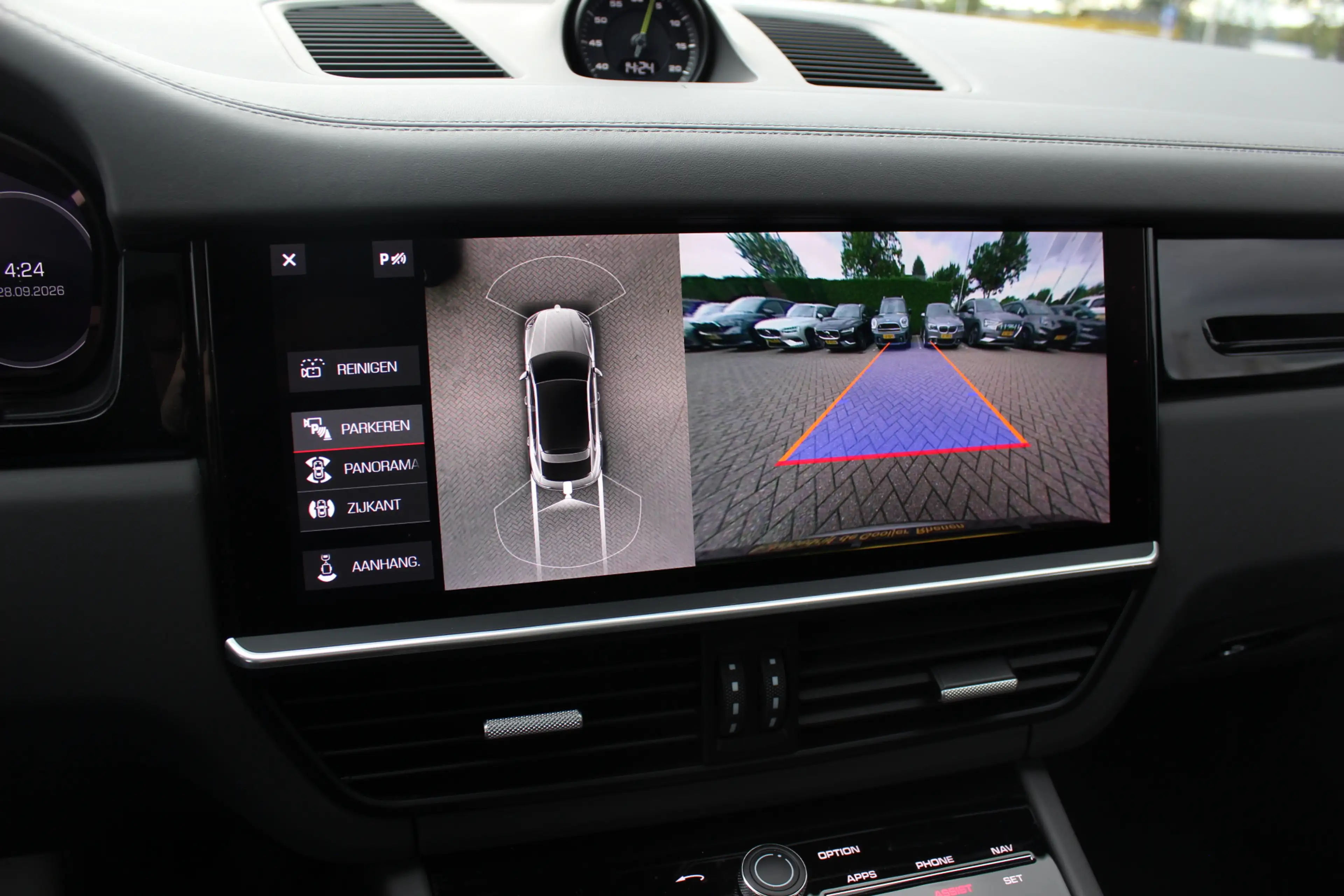 Porsche Cayenne Coupé 3.0 E-Hybrid / Trekhaak / Panoramadak / 360C — photo 21