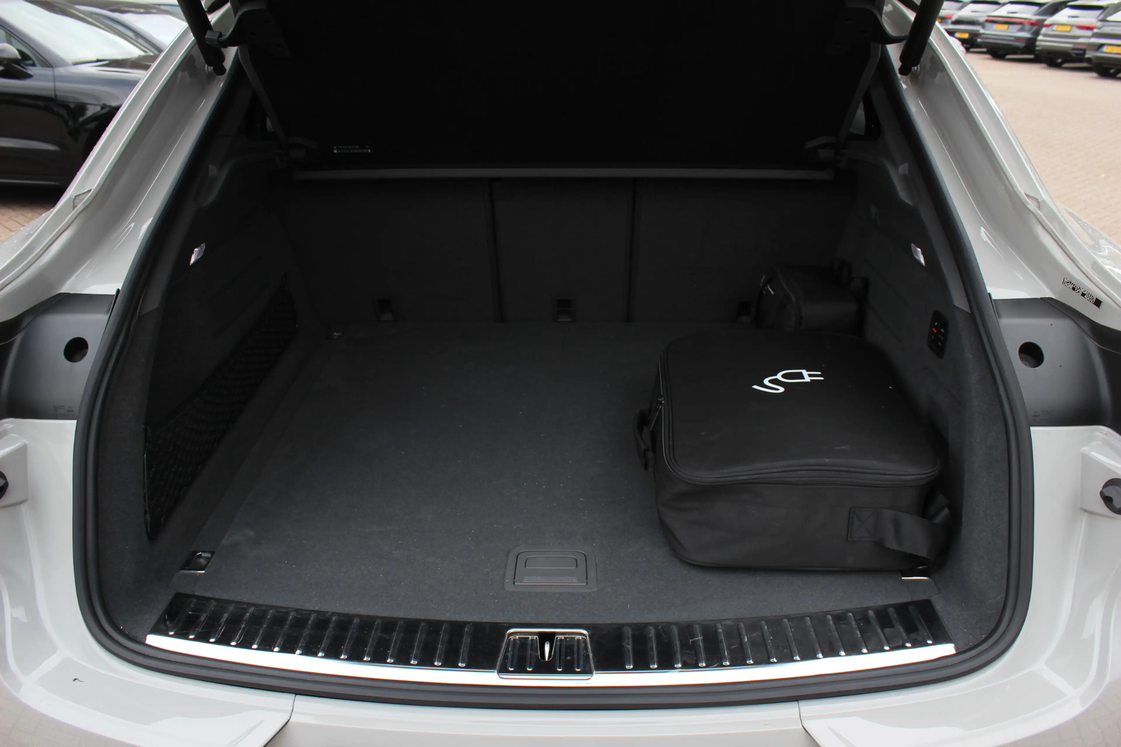 Porsche Cayenne Coupé 3.0 E-Hybrid / Trekhaak / Panoramadak / 360C — photo 16