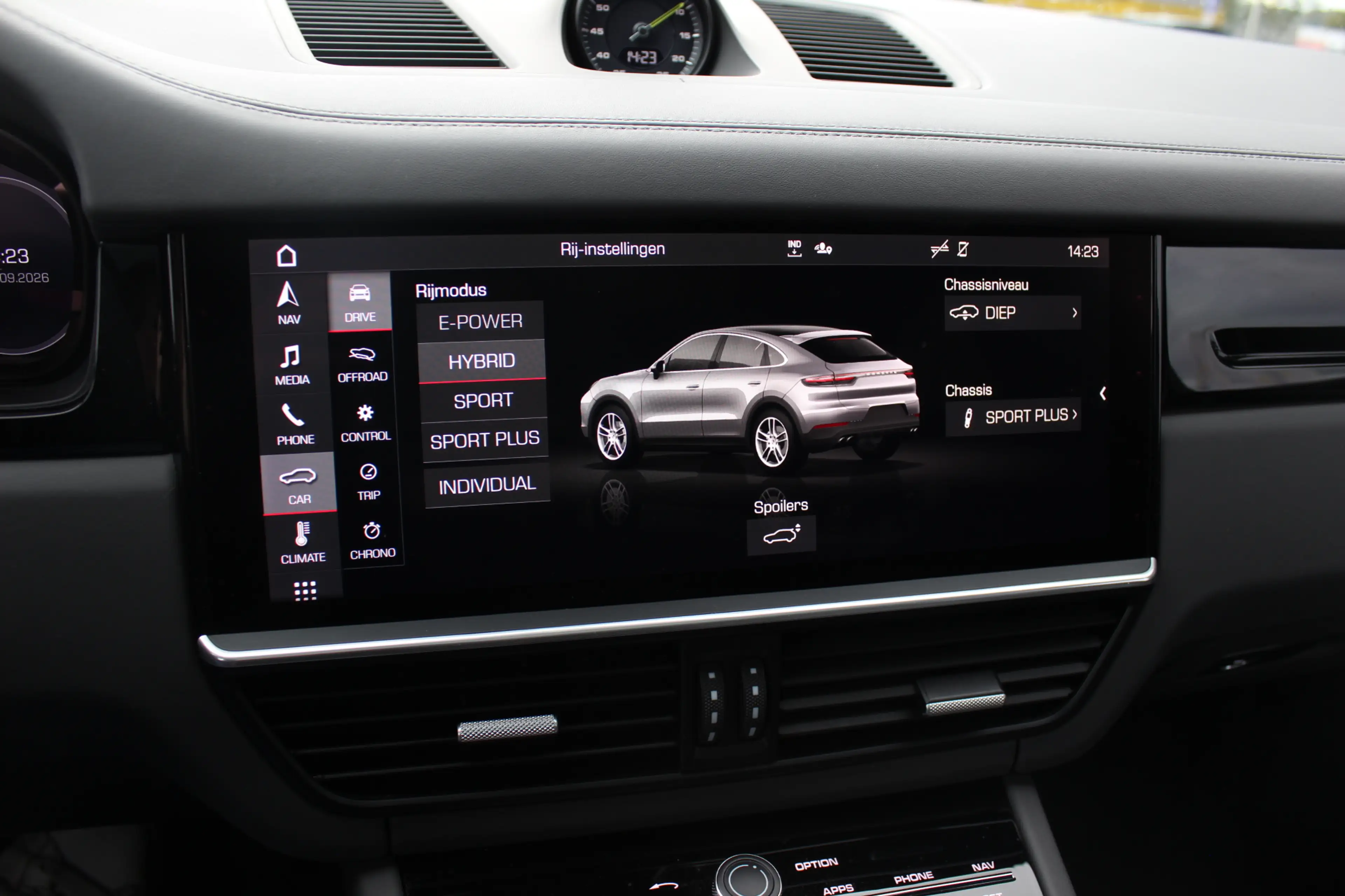 Porsche Cayenne Coupé 3.0 E-Hybrid / Trekhaak / Panoramadak / 360C — photo 24
