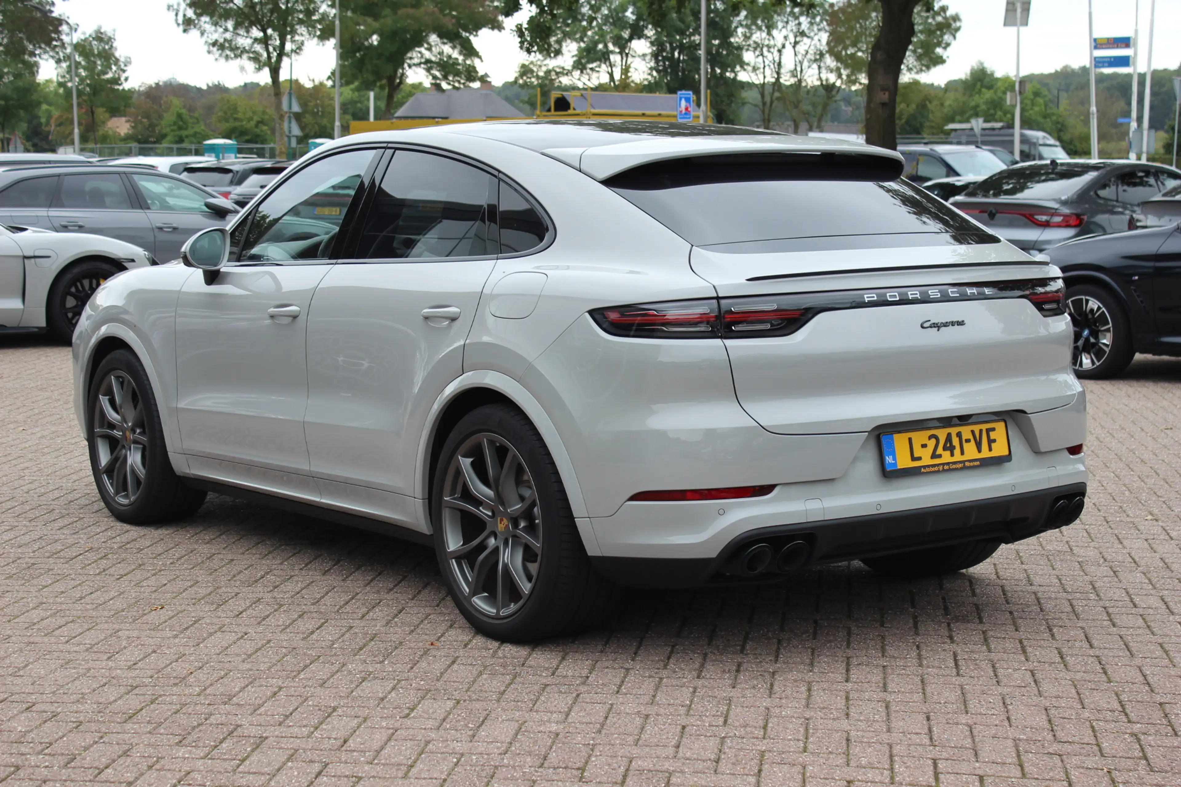 Porsche Cayenne Coupé 3.0 E-Hybrid / Trekhaak / Panoramadak / 360C — photo 3