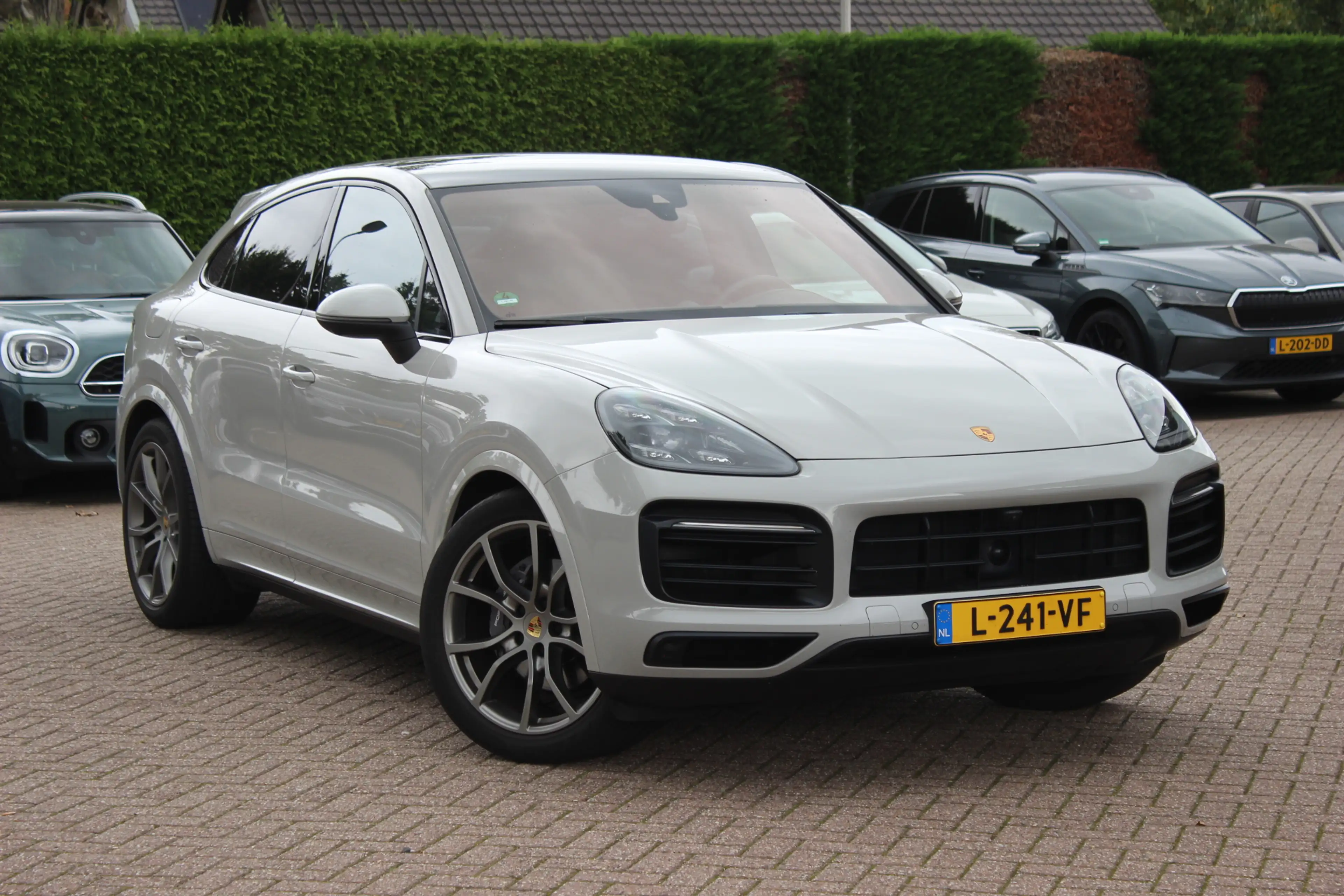 Porsche Cayenne Coupé 3.0 E-Hybrid / Trekhaak / Panoramadak / 360C — photo 35