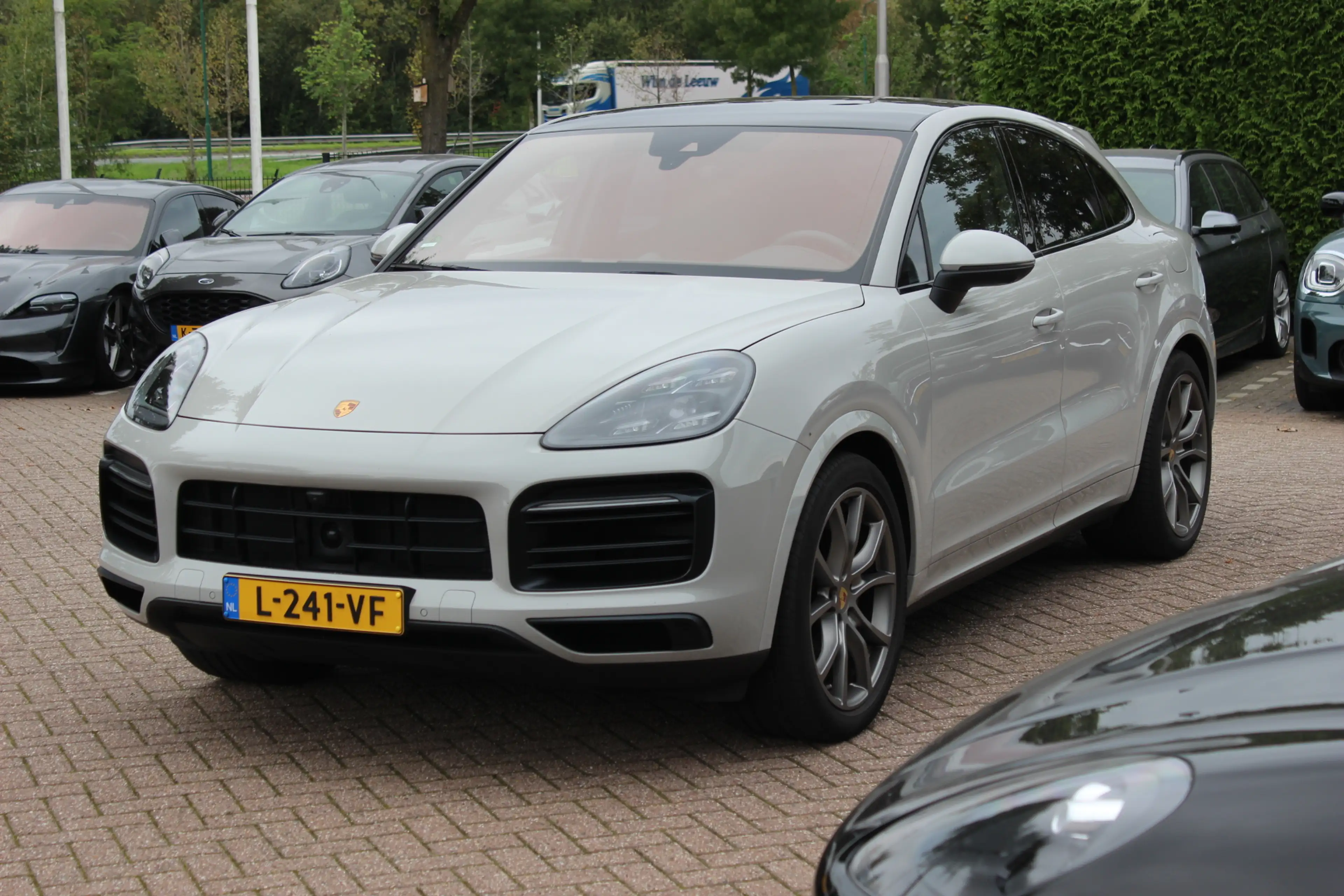 Porsche Cayenne Coupé 3.0 E-Hybrid / Trekhaak / Panoramadak / 360C — photo 6