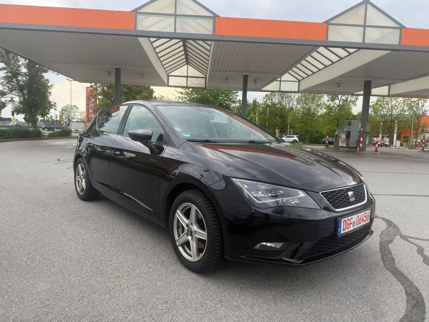SEAT Leon Style-Led-Pdc-Tempomat-Euro6-Tüv-Au-Kd Neu Schwarz - 1