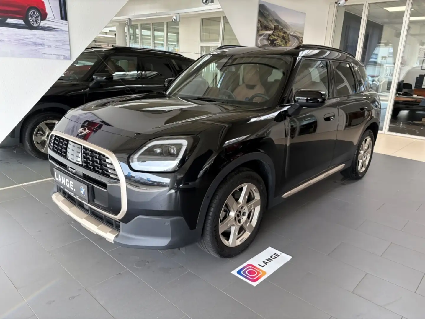 MINI Cooper Countryman XL Paket Pano CarPlay AHK HUD LED Schwarz - 1