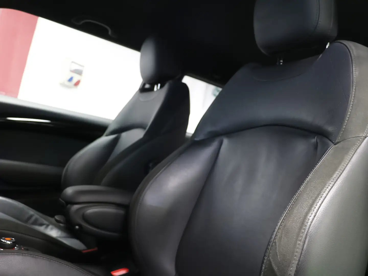 MINI Cooper SE Verde - 2