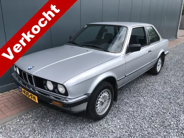 BMW 316 3-serie 1.8 90pk Sedan E30