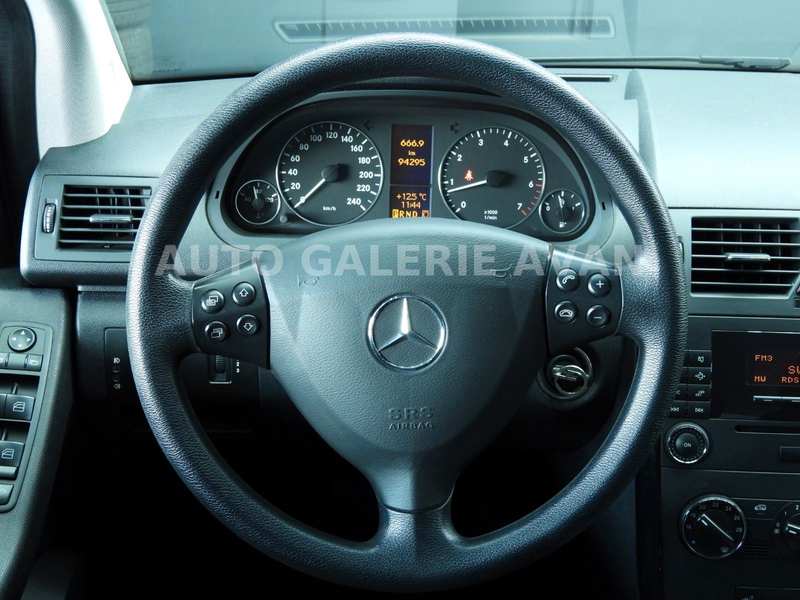 Mercedes-Benz A 150 — photo 12