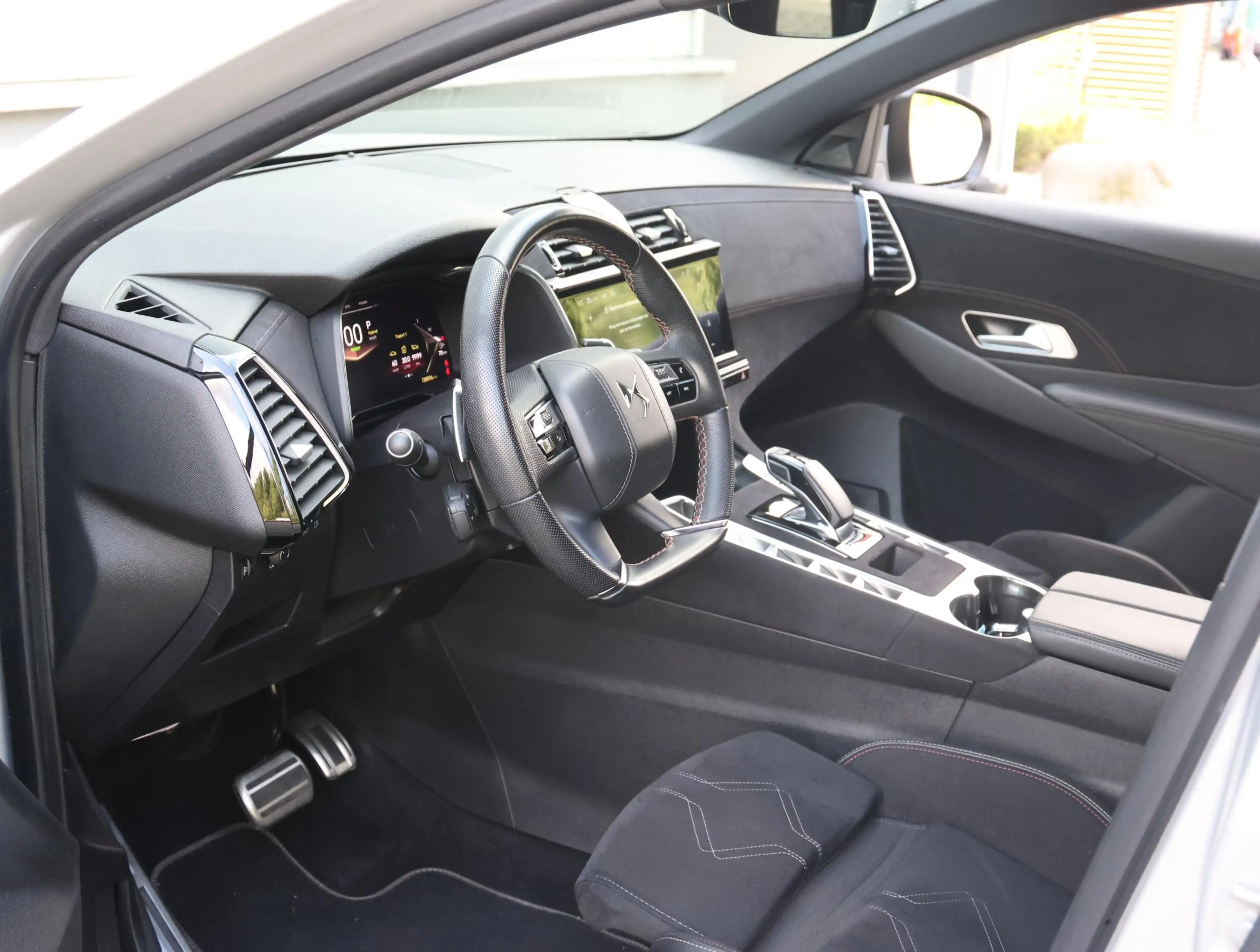 DS Automobiles DS 7 E-Tense 225 Performance Line+ | Apple Carplay / An — photo 12