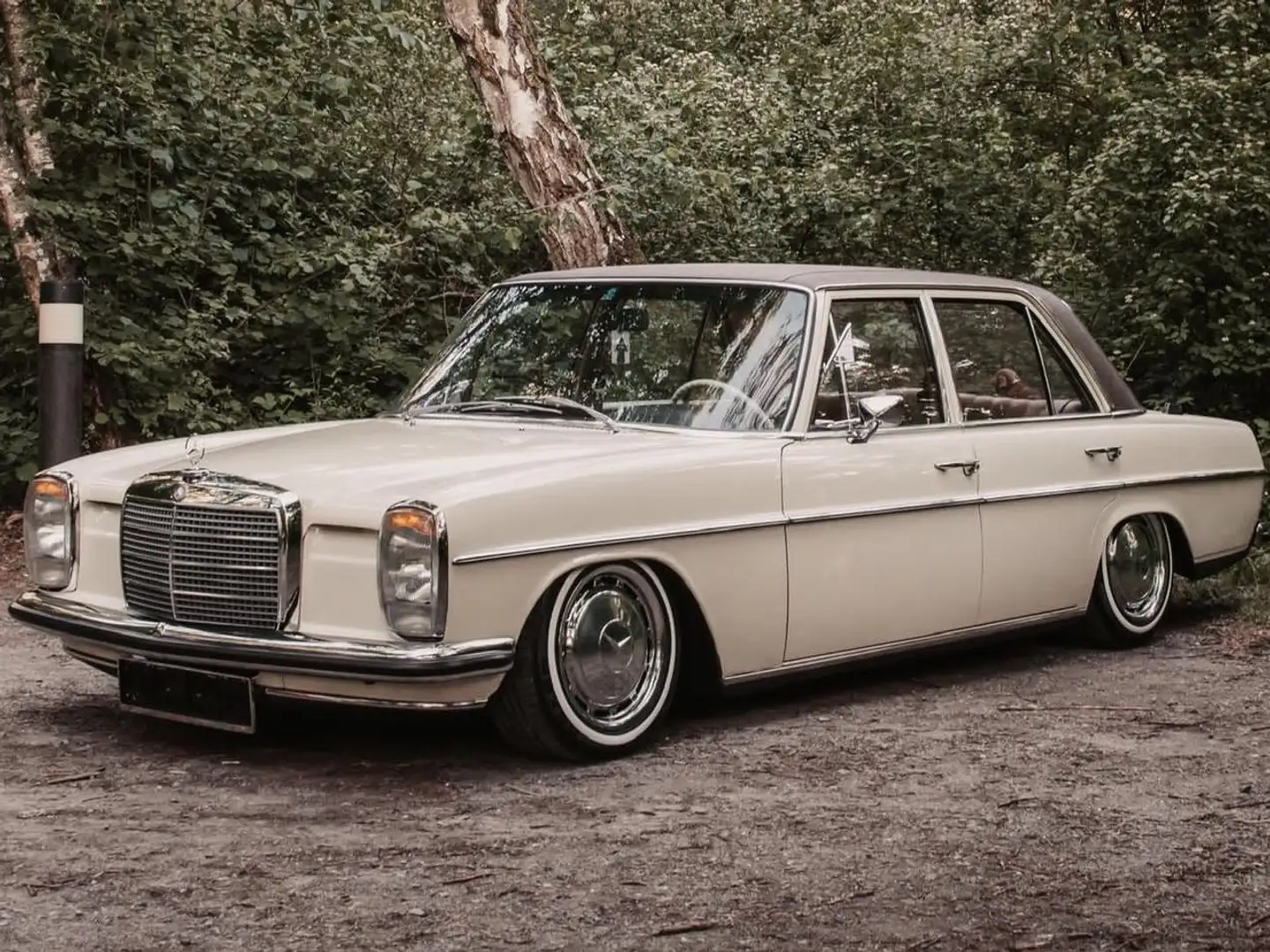 Mercedes-Benz W 114/115 Strich-Acht 220 Blanc - 1