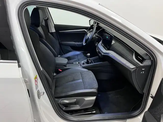 Skoda Octavia view 5