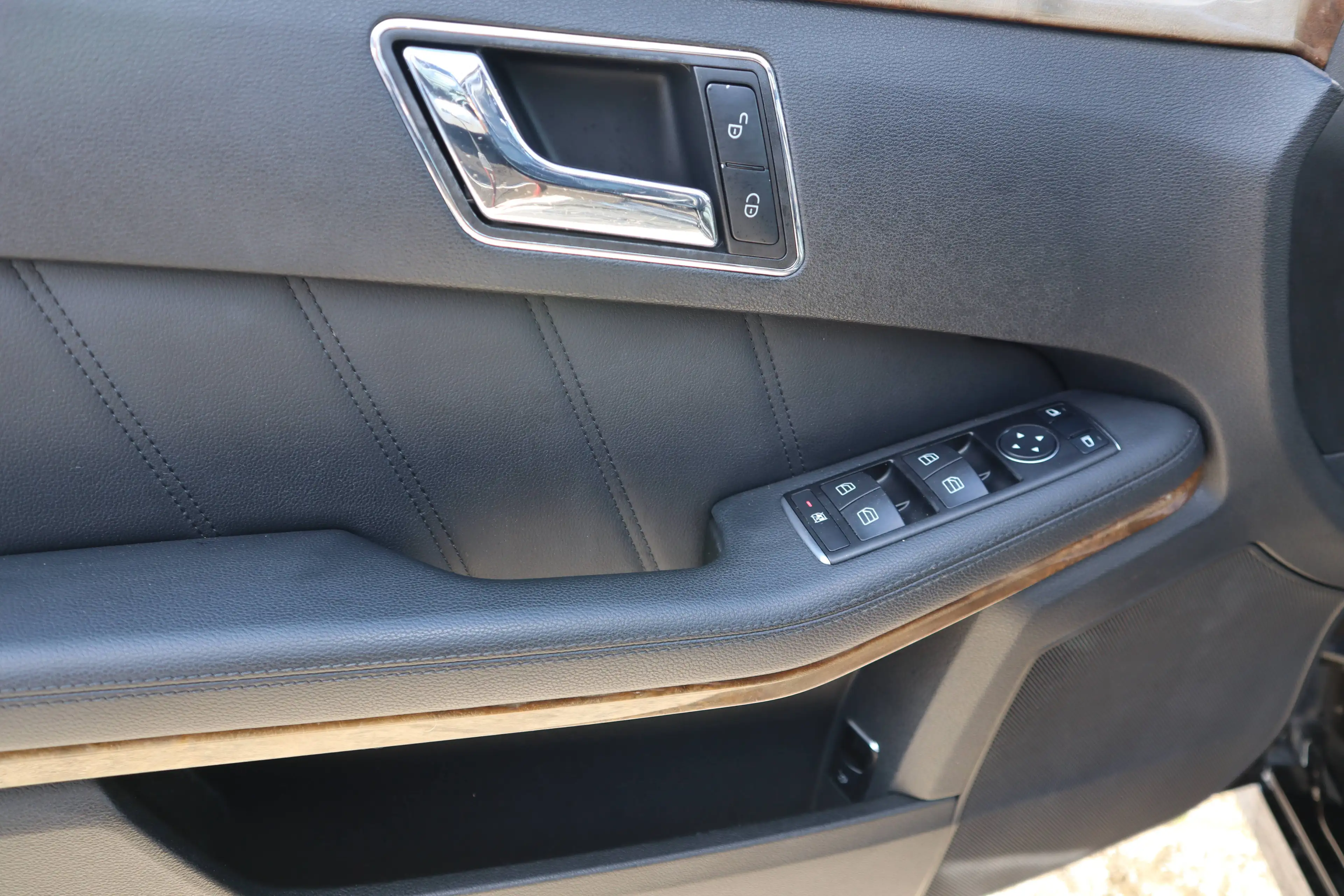 Mercedes-Benz E 200 E 200 CDI BlueEfficiency (212.205) — photo 10