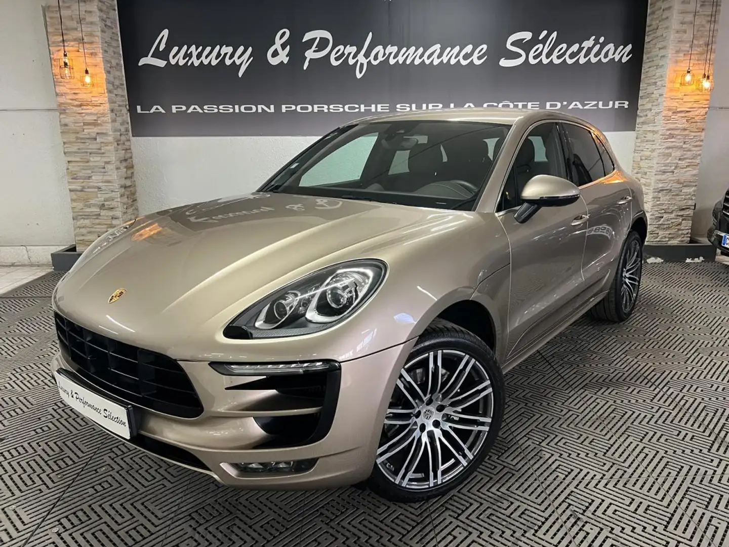 Porsche Macan Macan 3.0i V6 340CH - PDK- 1°Main - 55 000Km - PSE - PASM Beige - 1