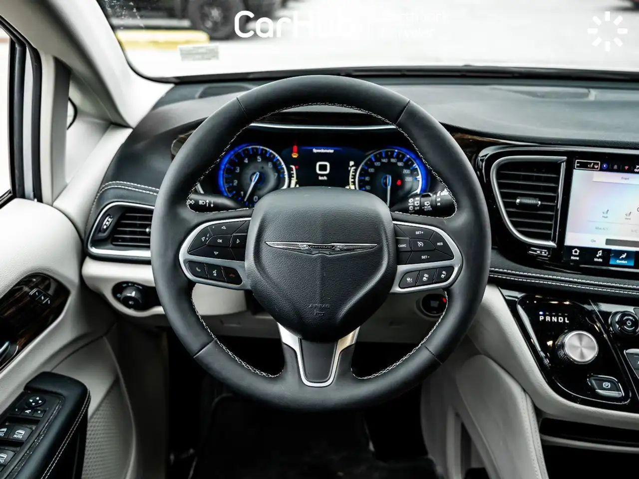 Chrysler Pacifica photo Chrysler Pacifica