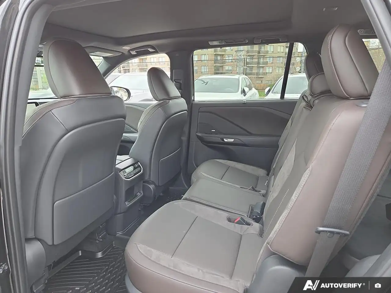 Lexus TX снимка Lexus TX