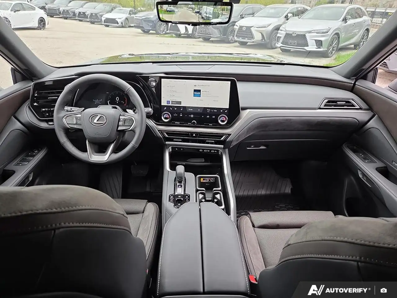 Lexus TX снимка Lexus TX