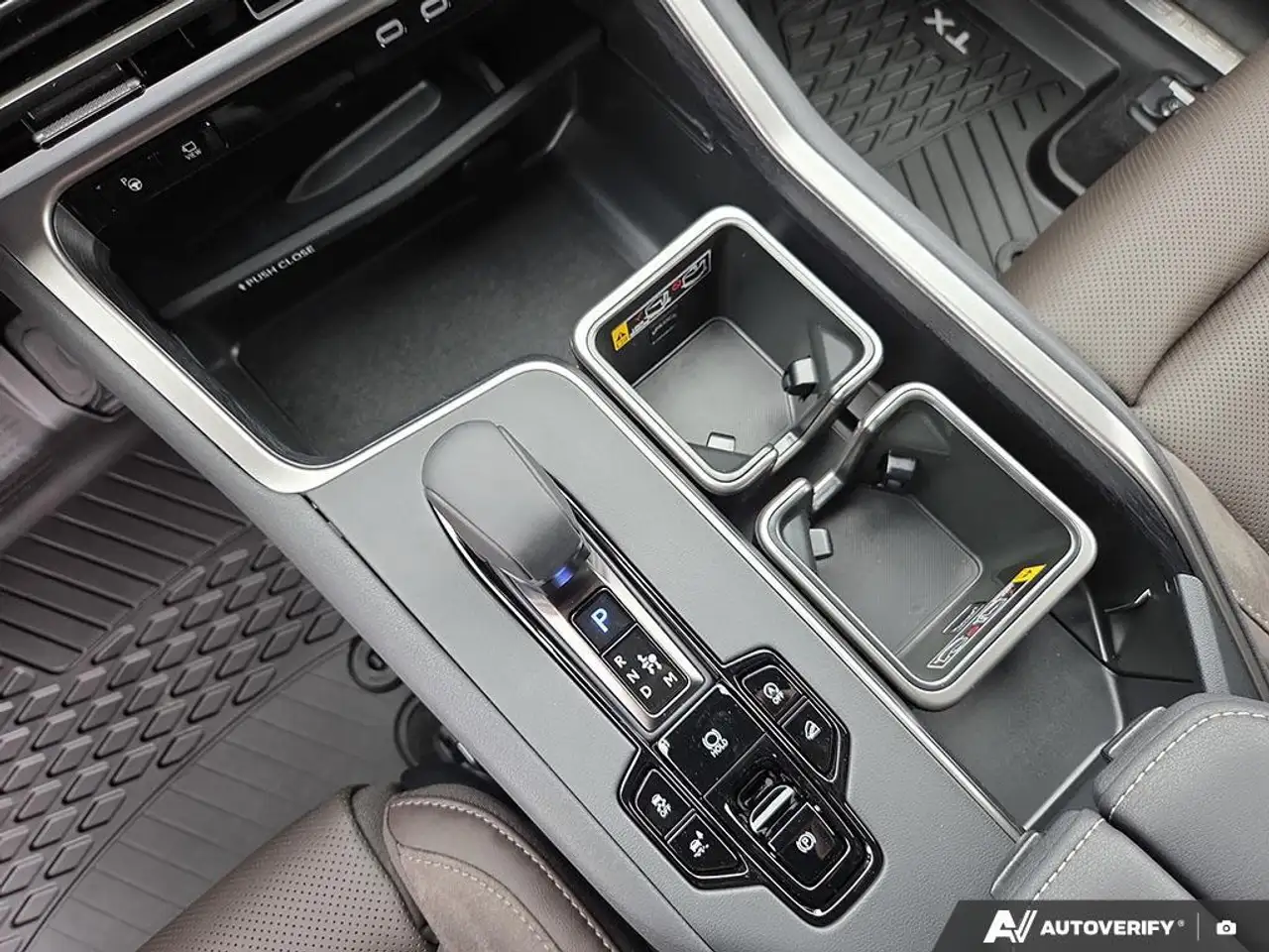 Lexus TX снимка Lexus TX
