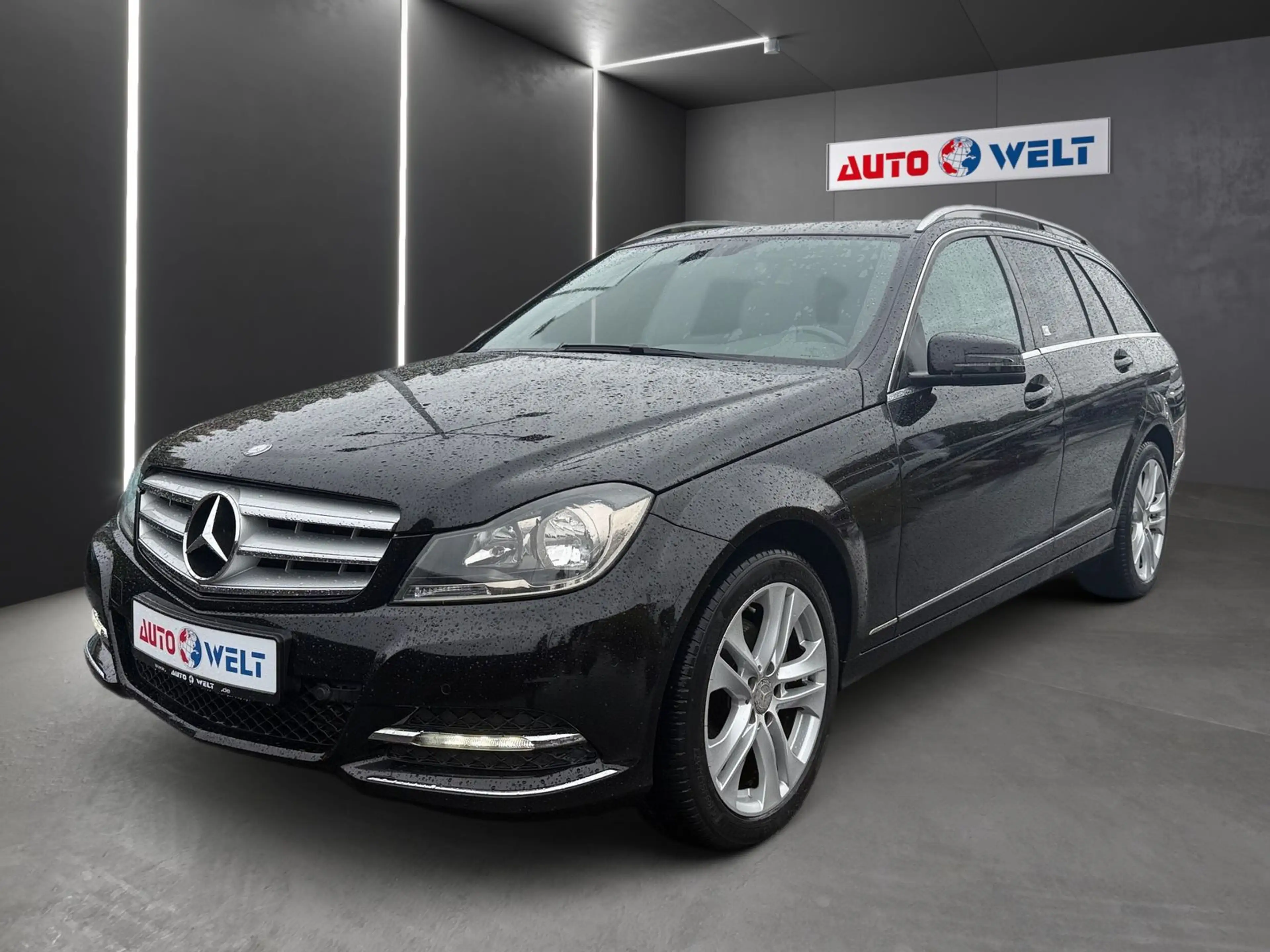 Mercedes-Benz C 200 C200 T-Modell CGI Classic Navi Tempomat Leder