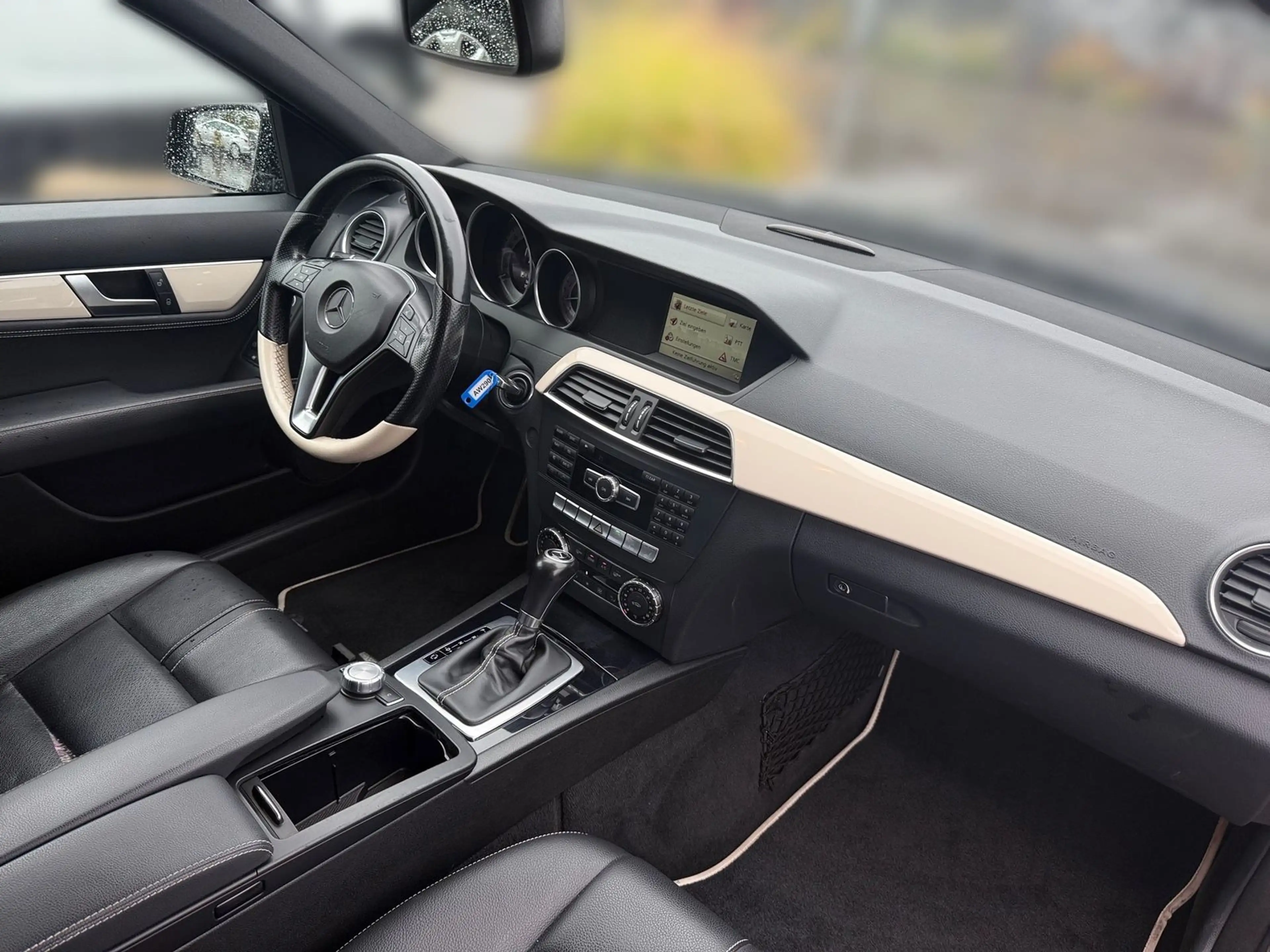 Mercedes-Benz C 200 C200 T-Modell CGI Classic Navi Tempomat Leder — photo 13