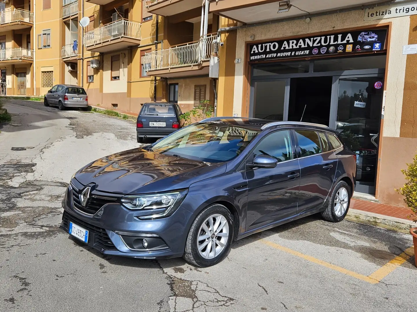 Renault Megane Mégane Sporter Blue dCi 95 CV Business Gris - 1