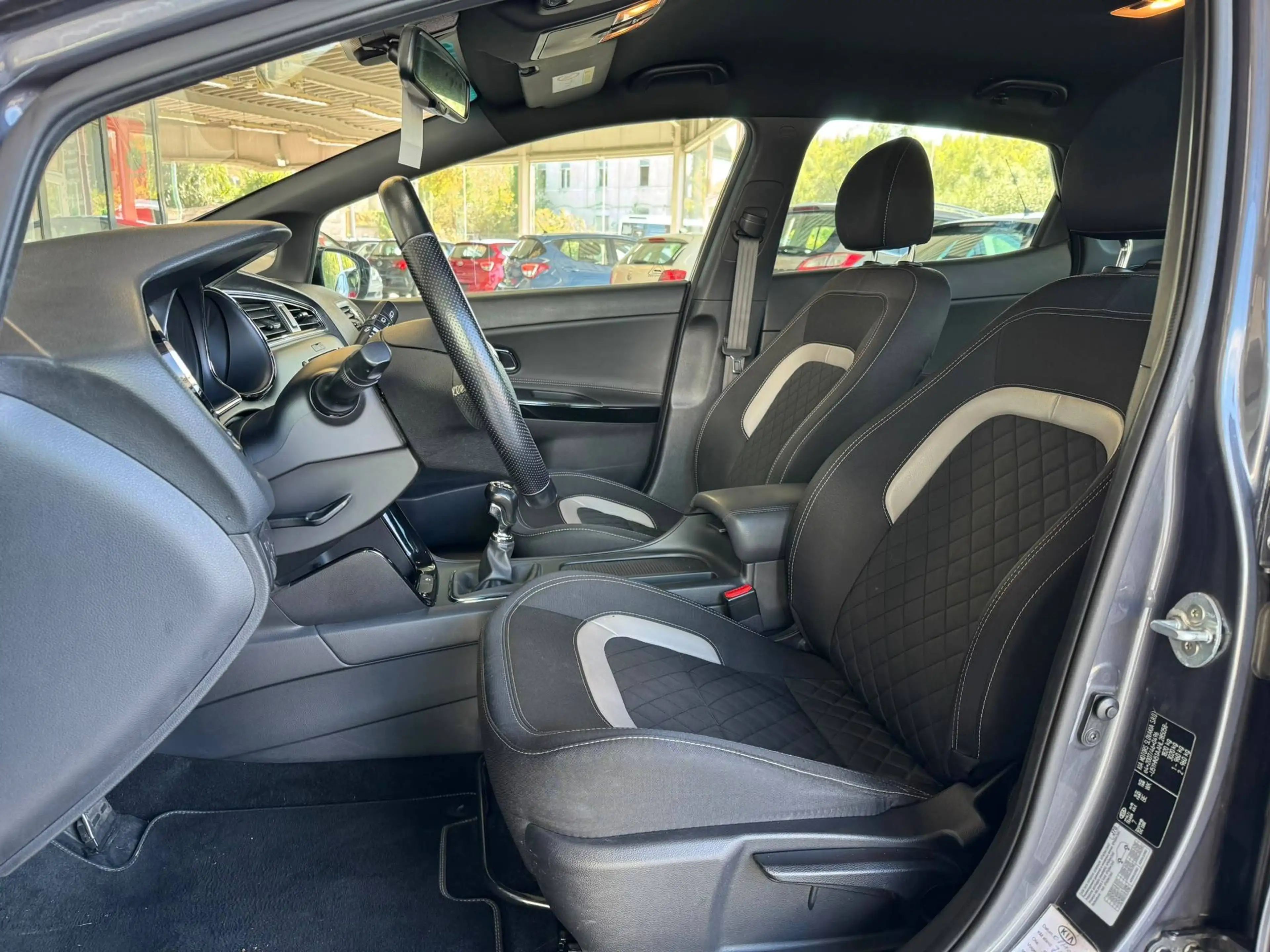 Kia Ceed / cee'd 🟩1.0 ESSENCE 120CV - GPS - AIRCO - CAMERA - CRUISE - GT LINE — photo 5