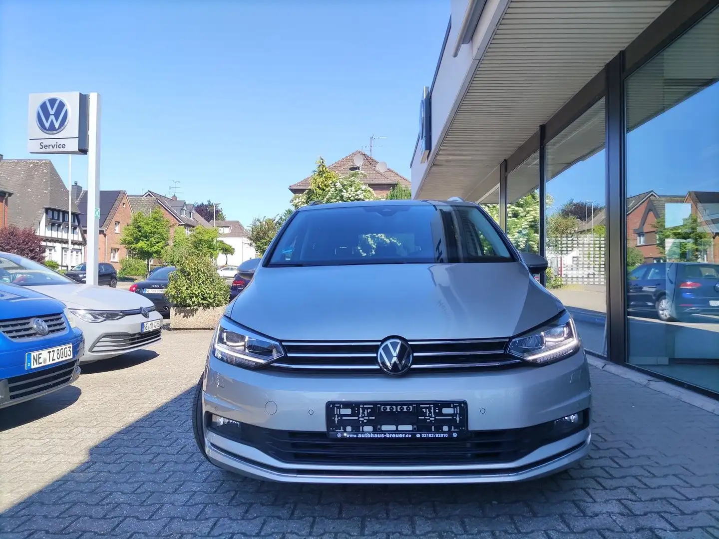 Volkswagen Touran Highline AHK,NAV,WR,KAM,ACC Silber - 2