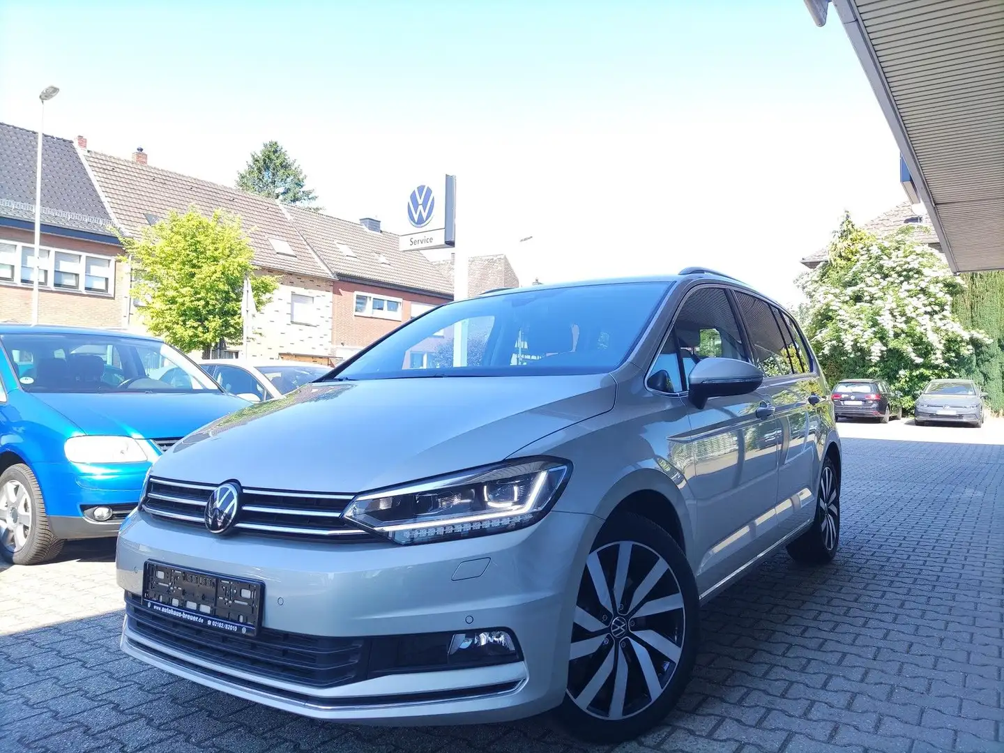 Volkswagen Touran Highline AHK,NAV,WR,KAM,ACC Silber - 1