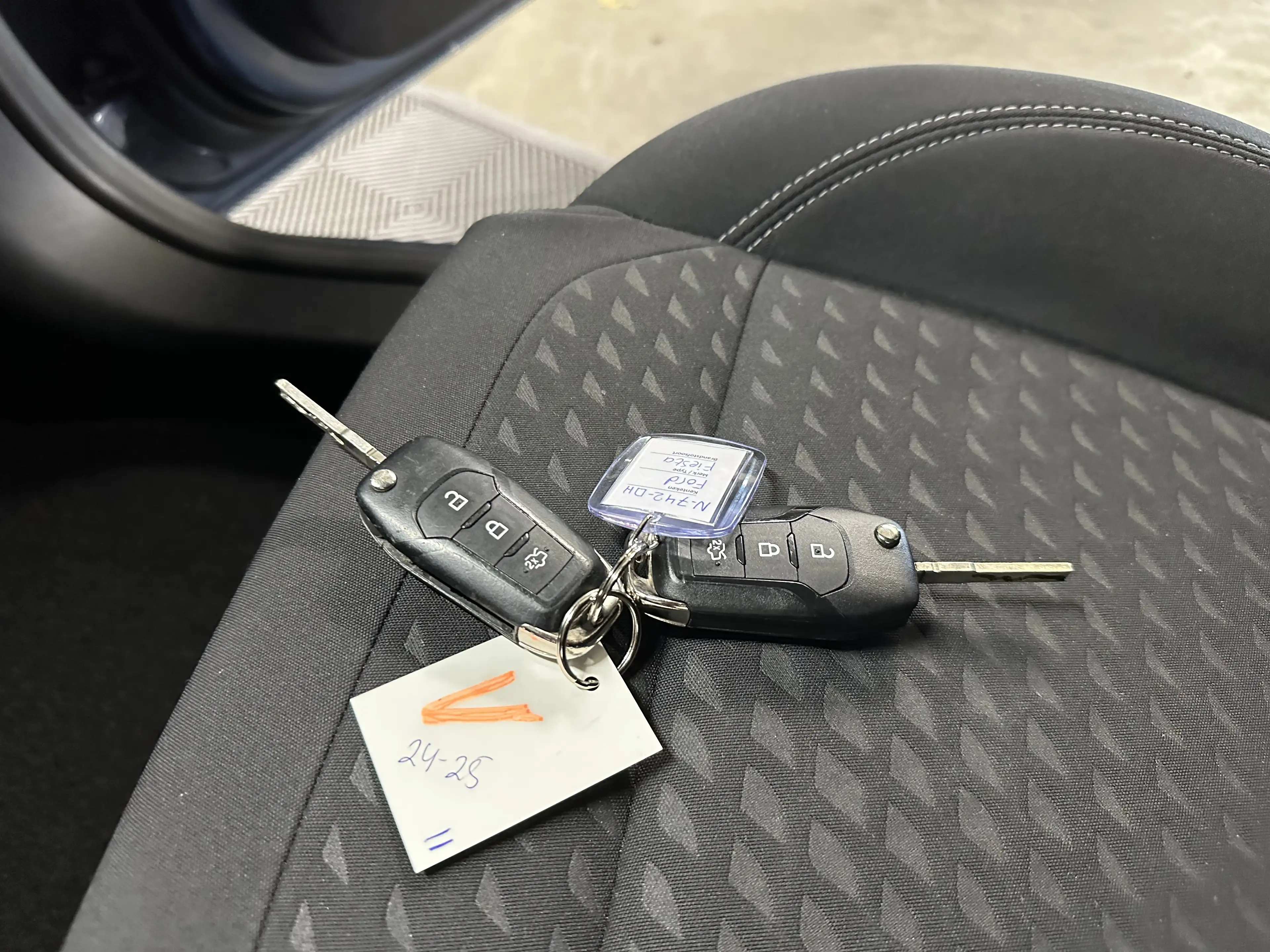 Ford Fiesta 1.0 EcoBoost | Titanium 5-Drs | Airco | Cruise | N — photo 24