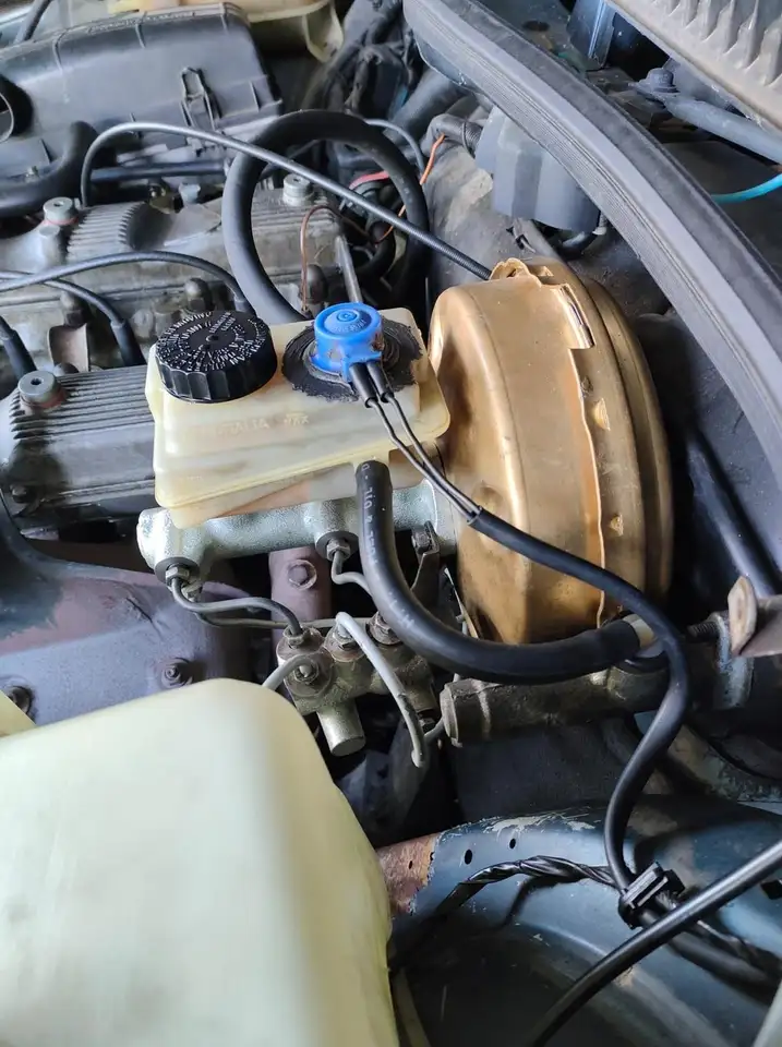 Alfa Romeo 75 1.6, foto 3