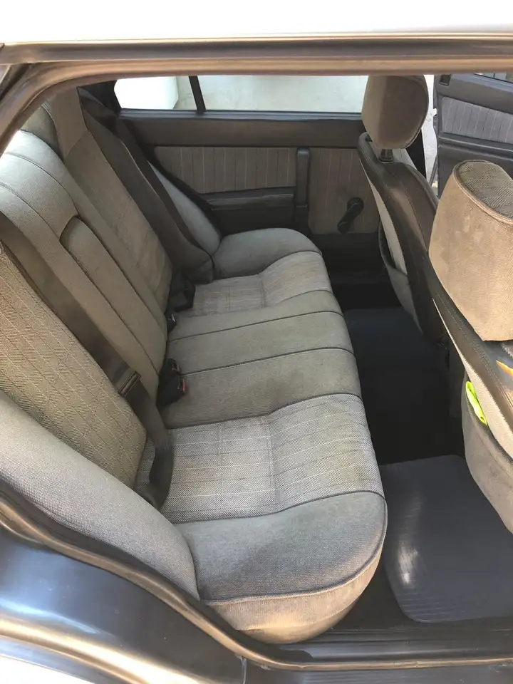 Alfa Romeo 75 1.6, foto 11