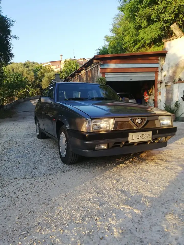 Alfa Romeo 75 1.6, foto 12