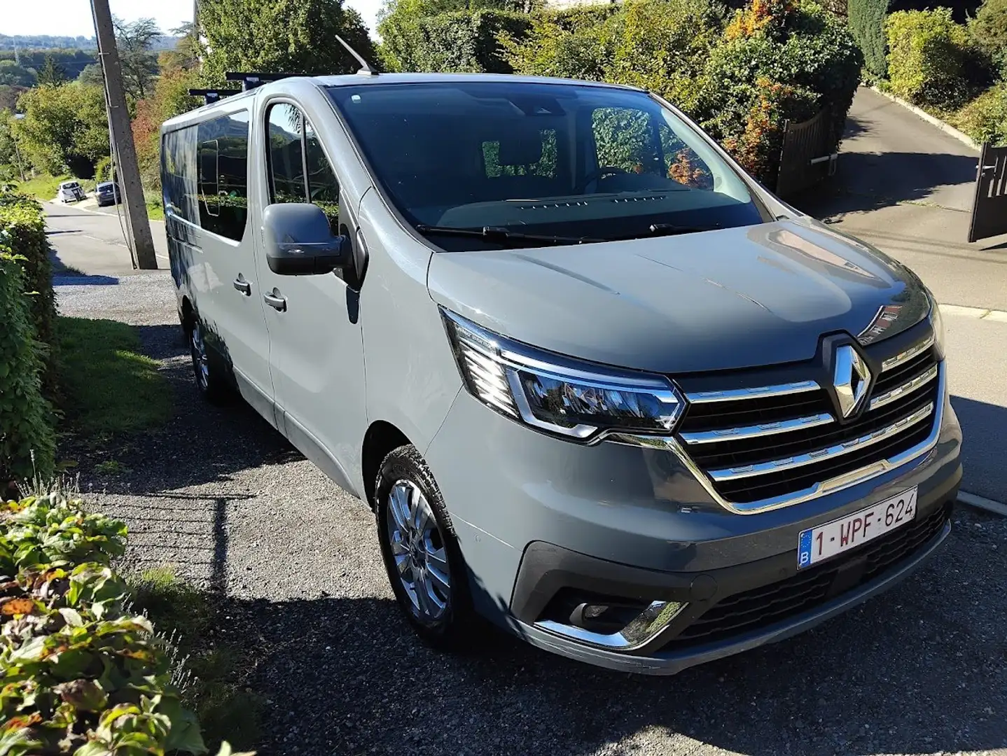 Renault Trafic 2.0 dCi 30 L2H1 Confort EDC (EU6d) Gris - 2