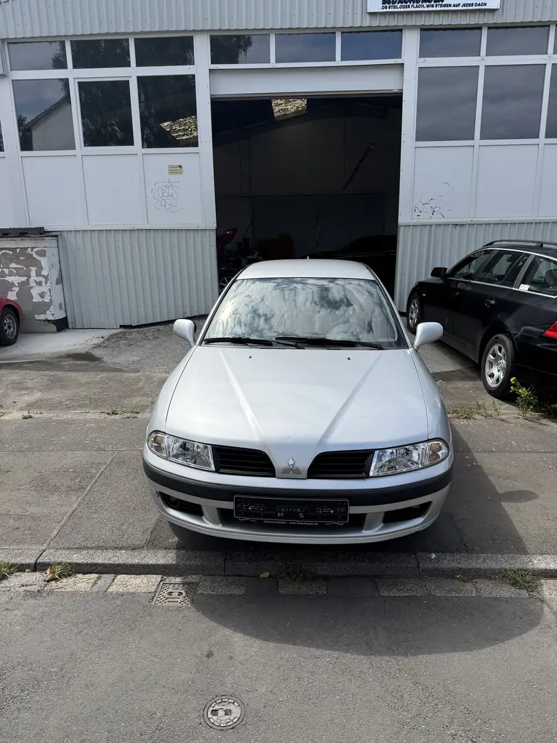 Mitsubishi Carisma 1.9 DI-D Avance - 1