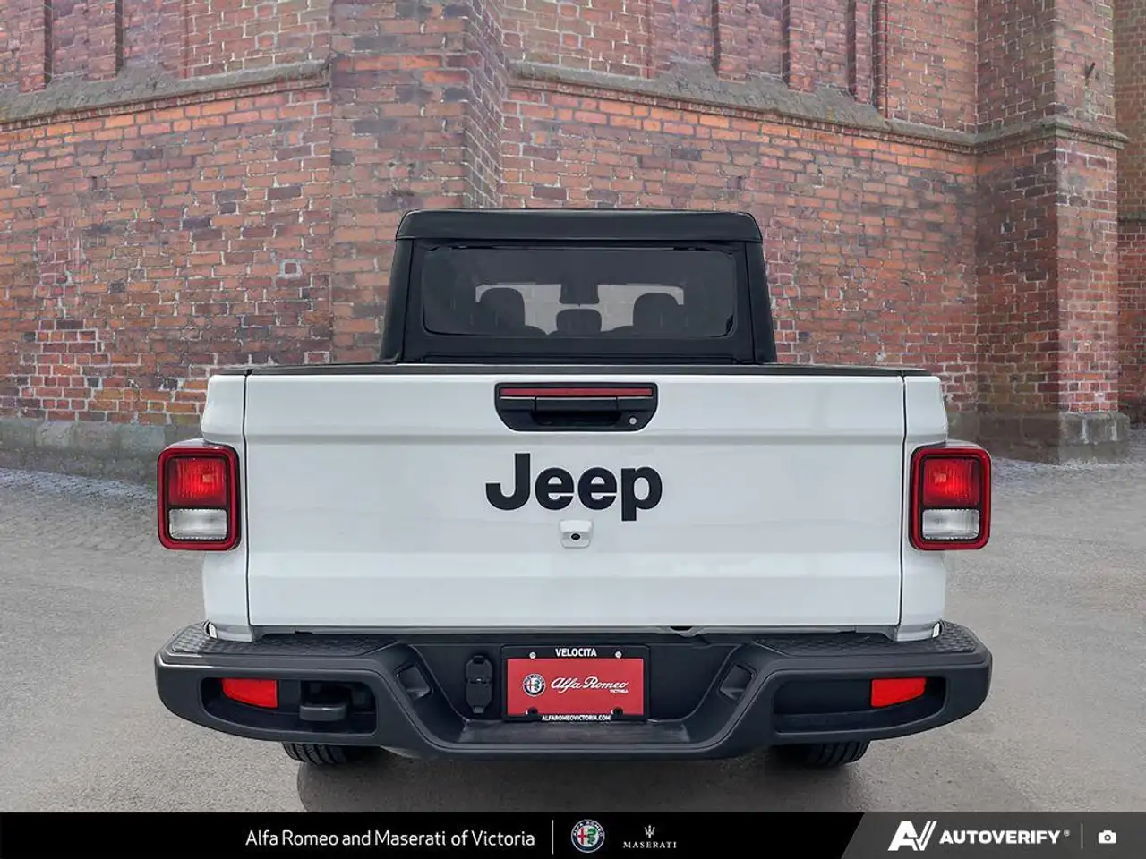 Jeep Gladiator снимка Jeep Gladiator
