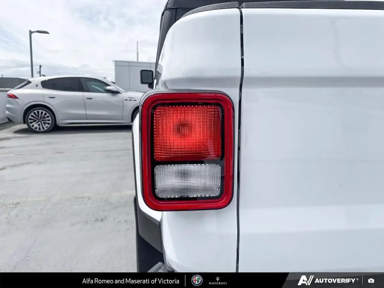 Jeep Gladiator снимка Jeep Gladiator
